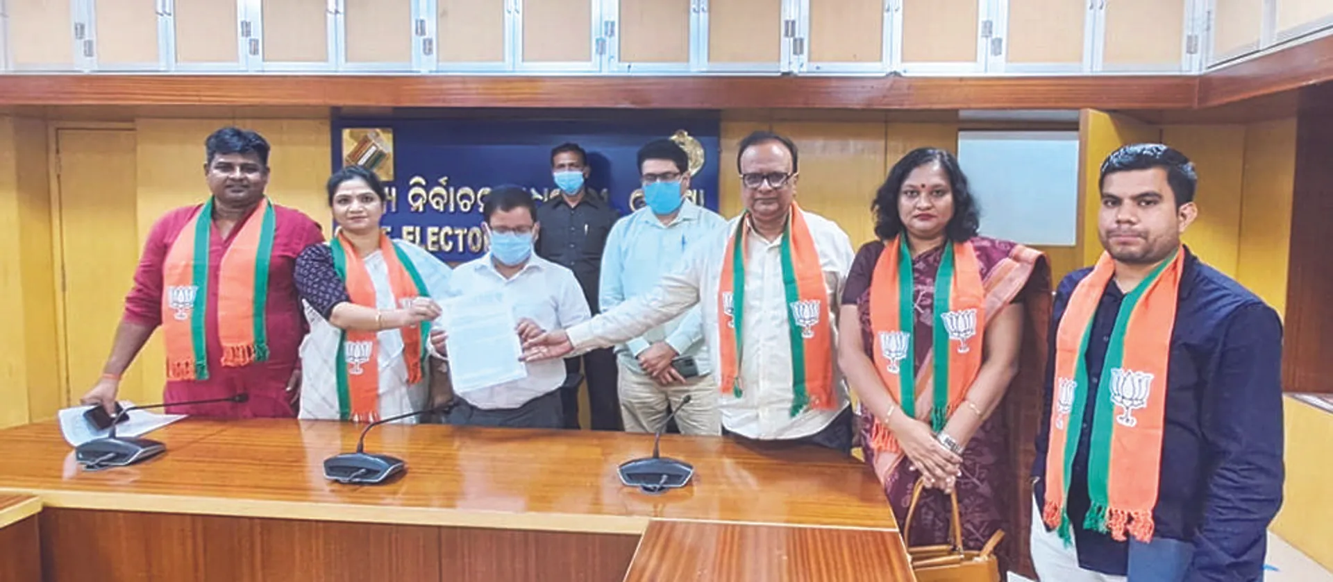 ବିଧାୟିକାଙ୍କୁ ଆକ୍ରମଣ ନେଇ ମୁଖ୍ୟ ନିର୍ବାଚନ ଅଧିକାରୀଙ୍କୁ ଭେଟିଲା ବିଜେପି ପ୍ରତିନିଧି ଦଳ