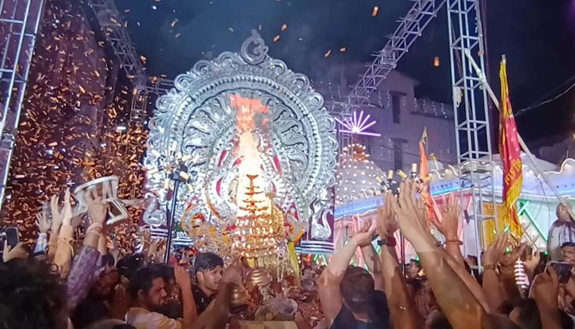 ଶୀତଳଷଷ୍ଠୀ: ଭବ୍ୟ ଆରତି ଓ ଆଖି ଝଲସା ଆଲୋକମାଳା