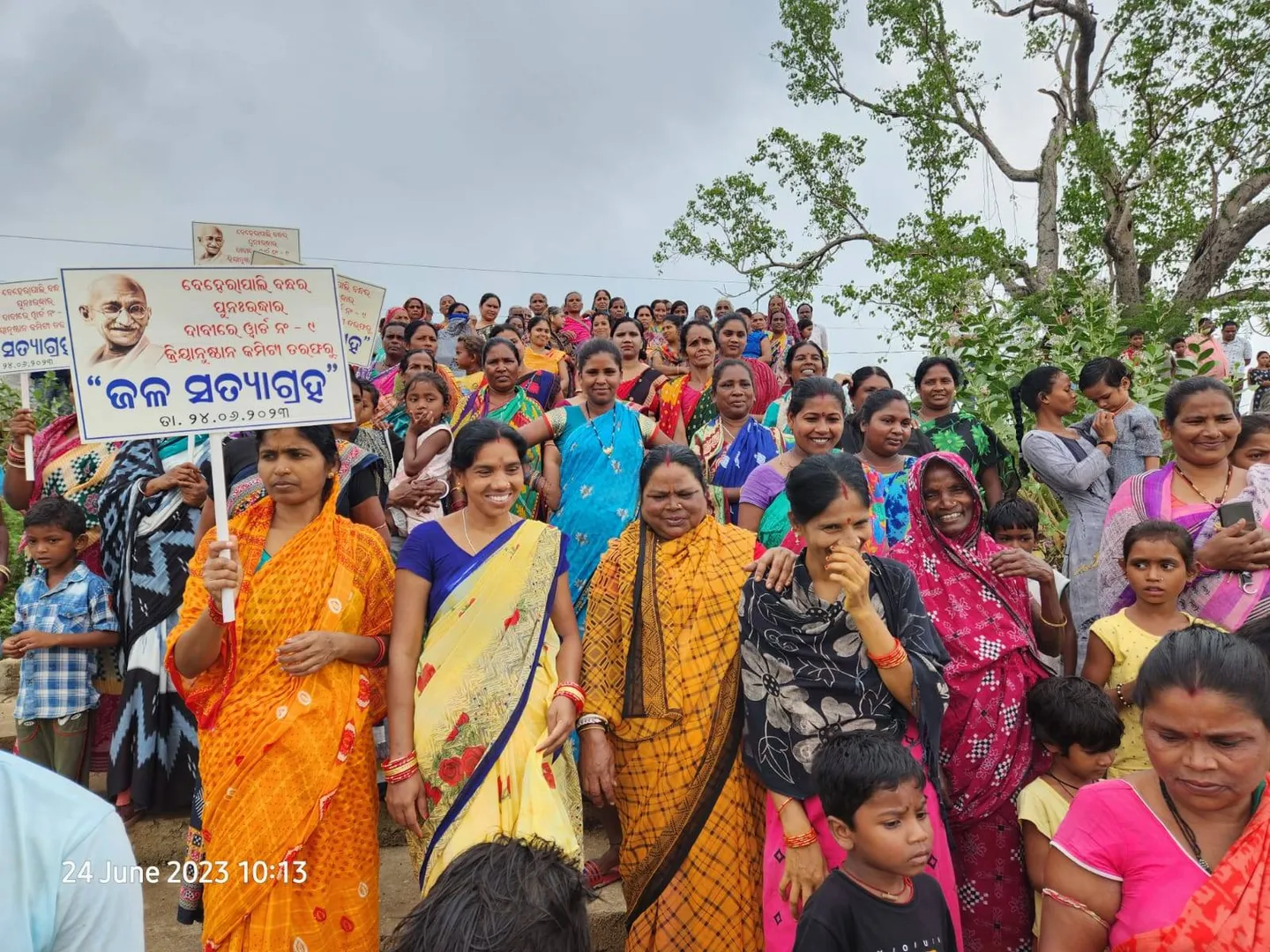 ପୋଖରୀ ପୁନରୁଦ୍ଧାର ଦାବିରେ କ୍ରିୟାନୁଷ୍ଠାନ କମିଟିର ଜଳସତ୍ୟାଗ୍ରହ ଆନ୍ଦୋଳନ