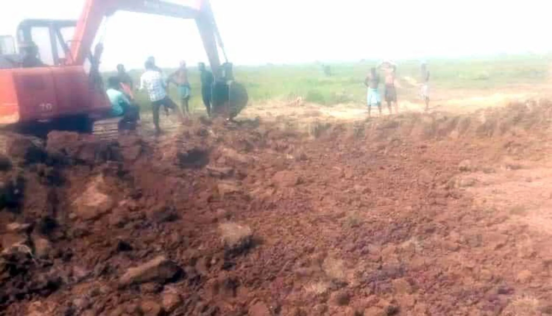 ବେଆଇନ ମାଟି ଲୁଟ୍‌କୁ ବିରୋଧ