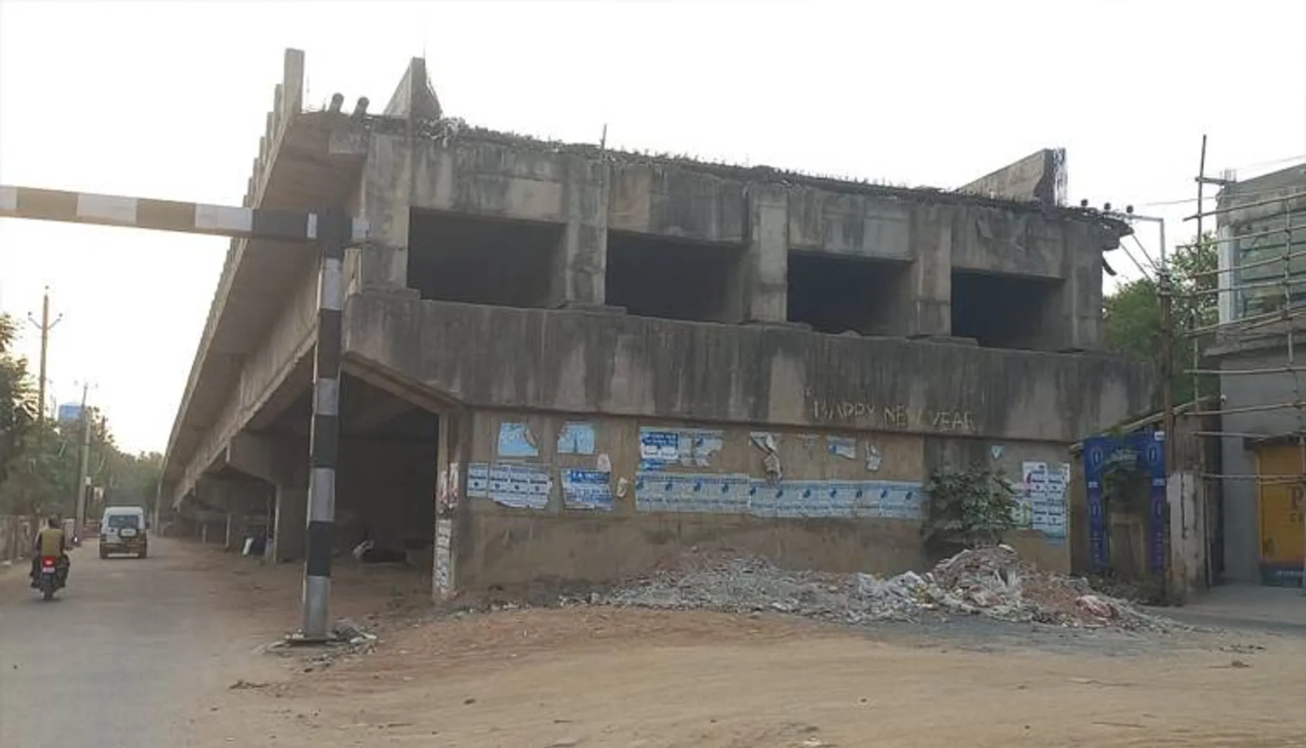ଦୁଃଖ ଦେଉଛି ବରପାଲି ଓଭର୍‌ବ୍ରିଜ୍