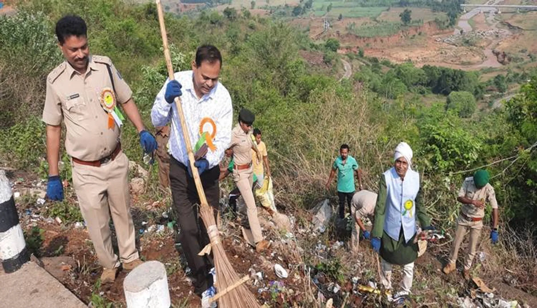 ଭ୍ୟୁ ପଏଣ୍ଟରେ ସଫେଇ କାର୍ଯ୍ୟକ୍ରମ