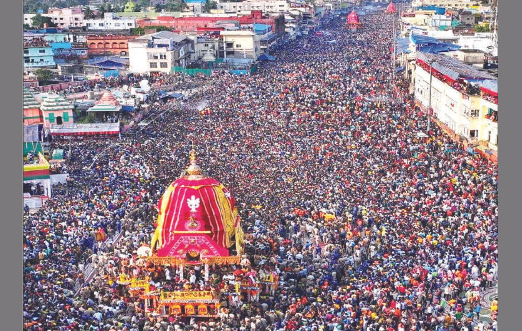ପୁରୀରେ ପୁଣି ଗଡ଼ିଲା ରଥ: ନନ୍ଦିଘୋଷ ଓ ଦର୍ପଦଳନ ରଥକୁ ଟାଣିନେଉଛନ୍ତି ଶ୍ରଦ୍ଧାଳୁ