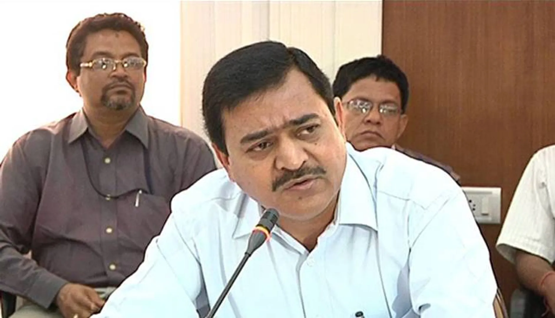 କହନ୍ତିନି, କହିଲେ ନଶୁଣି ରହିହୁଏନି