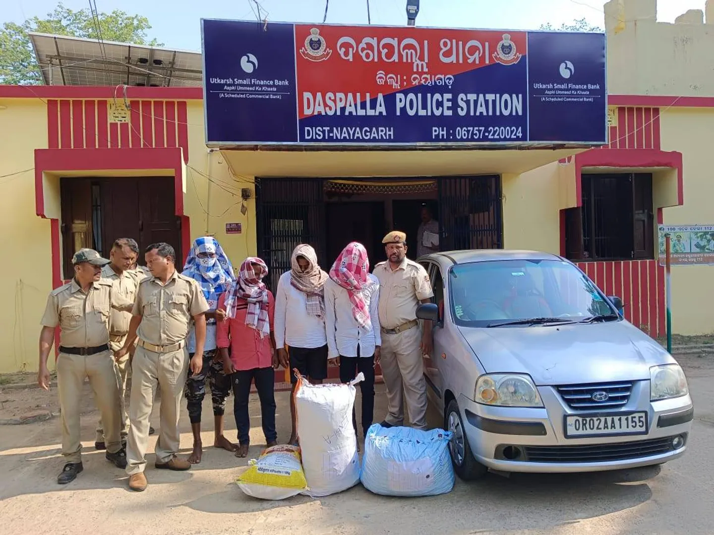 କନ୍ଧମାଳରୁ ଭୁବନେଶ୍ବର ଗଞ୍ଜେଇ ଚାଲାଣ ବେଳେ ମାଡି ବସିଲା ପୁଲିସ