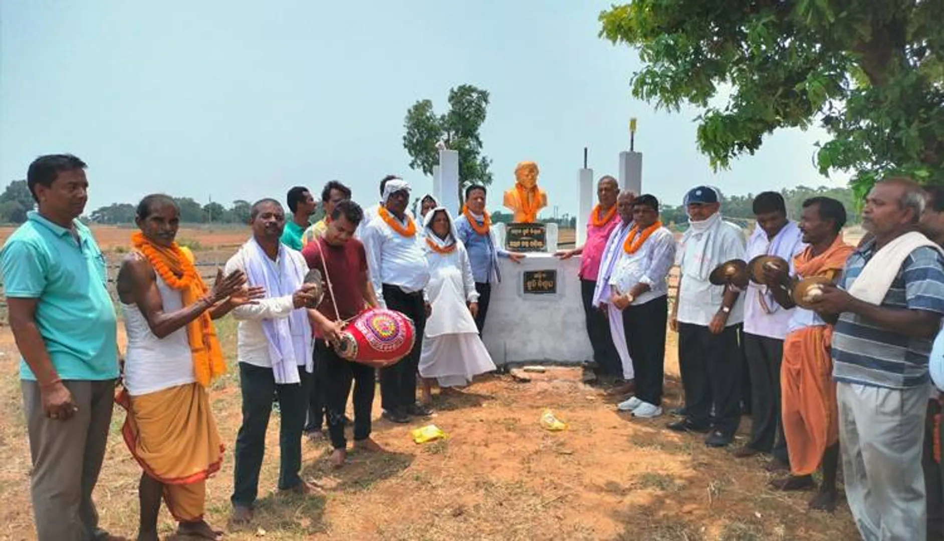 ସ୍ବାଧୀନତା ସଂଗ୍ରାମୀଙ୍କ ପ୍ରତିମୂର୍ତ୍ତି ସ୍ଥାପନ