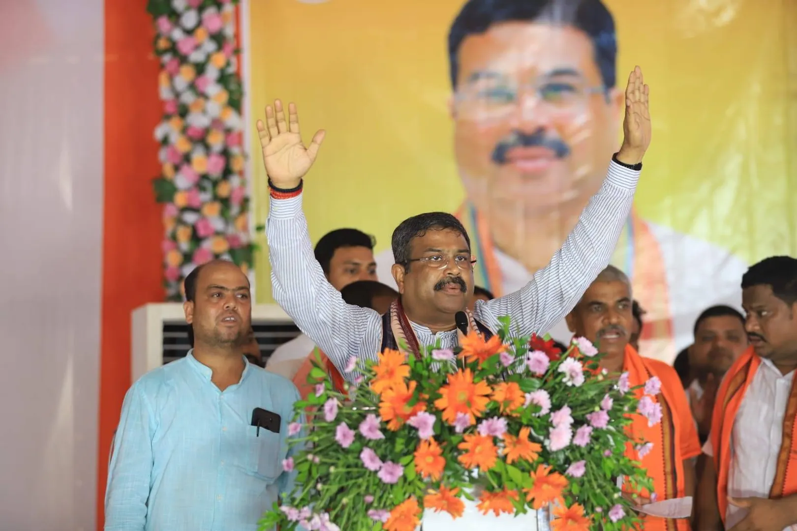 ନୀଳବର୍ଣ୍ଣ ଶୃଗାଳମାନଙ୍କ ମୁଖା ଖୋଲିବାକୁ ହେବ: ଧର୍ମେନ୍ଦ୍ର ପ୍ରଧାନ