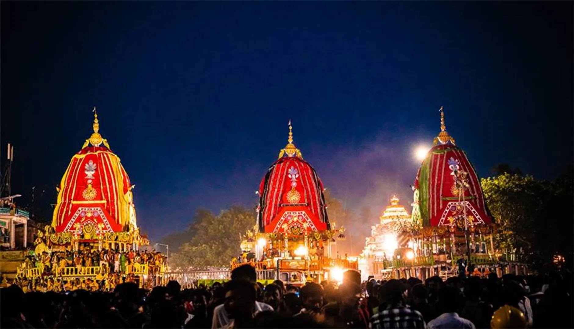 ବିଶ୍ବାସ: ଶ୍ରୀମନ୍ଦିରରେ ଦଶବର୍ଷ, ଆଡ଼ପମଣ୍ଡପରେ ଦିନେ!