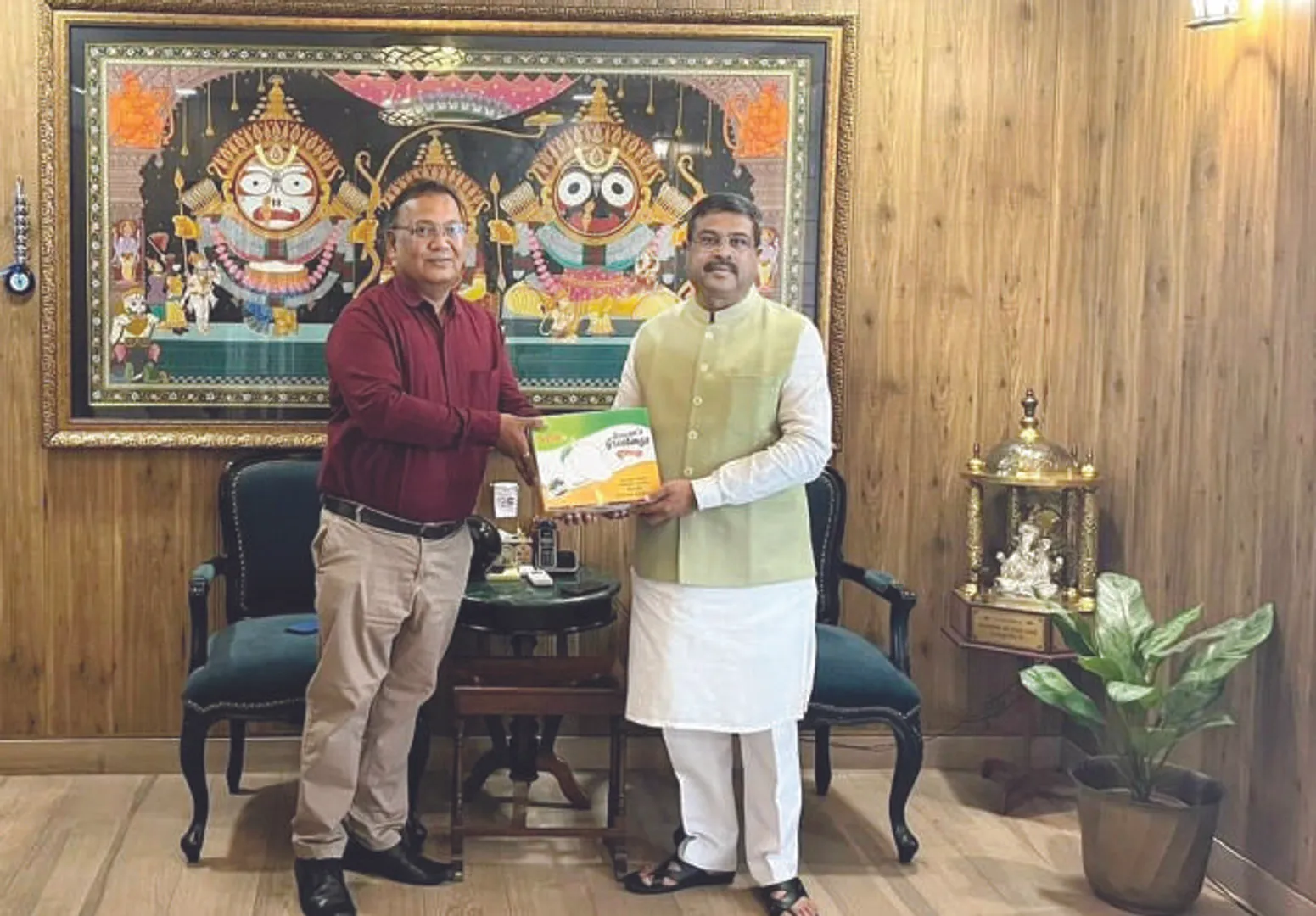 ଦିଲ୍ଲୀକୁ ଗଲା ଅନୁଗୁଳର ସୁସ୍ୱାଦୁ ଆମ୍ବ: ଟ୍ବିଟ୍‌କରି ଖୁସି ବ୍ୟକ୍ତକଲେ କେନ୍ଦ୍ରମନ୍ତ୍ରୀ ଧର୍ମେନ୍ଦ୍ର