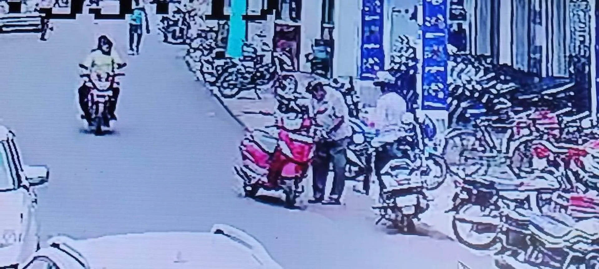 ଅବସରପ୍ରାପ୍ତ ସେନା କର୍ମଚାରୀଙ୍କଠୁ ଝାମ୍ପିନେଲେ ୧.୮୩ ଲକ୍ଷ ଟଙ୍କା