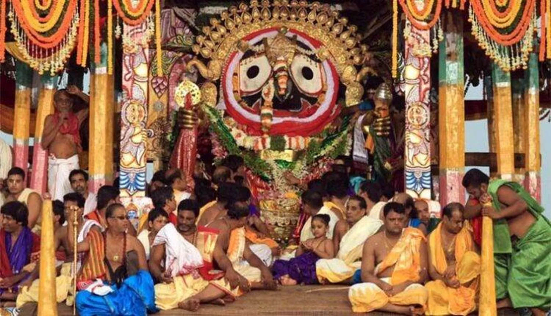 ମହାପ୍ରଭୁଙ୍କ ସୁନାବେଶ ପାଇଁ ପ୍ରକ୍ରିୟା ଜାରି; ଶ୍ରୀଜିଉଙ୍କ ବିରଳ ଦର୍ଶନ ଲାଗି ବଡ଼ଦାଣ୍ଡରେ ଅପେକ୍ଷାରତ ଭକ୍ତ