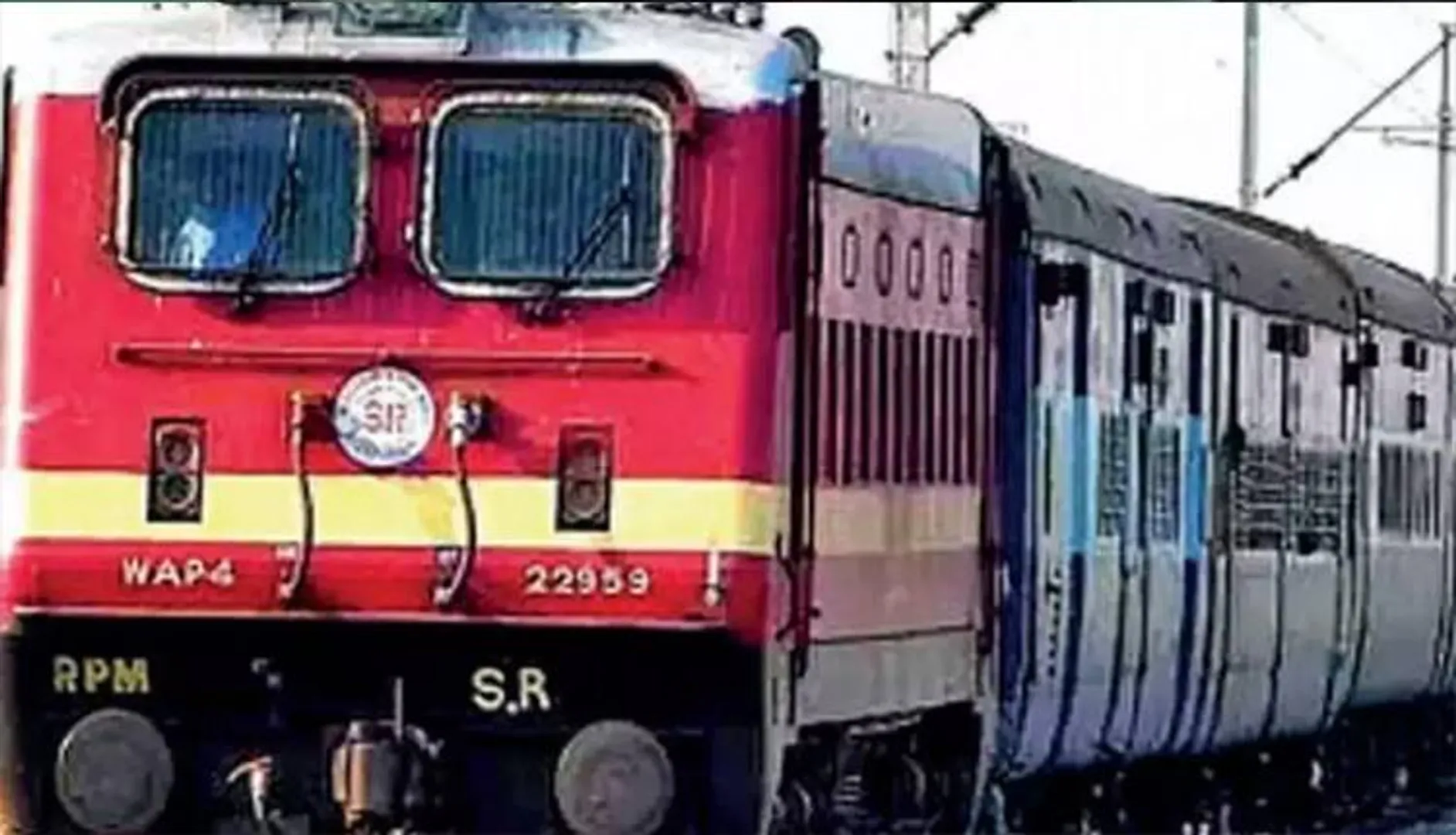 ଟ୍ରେନ୍‌​ରୁ ପଡ଼ି ଗୋଡ଼ କଟିଗଲା