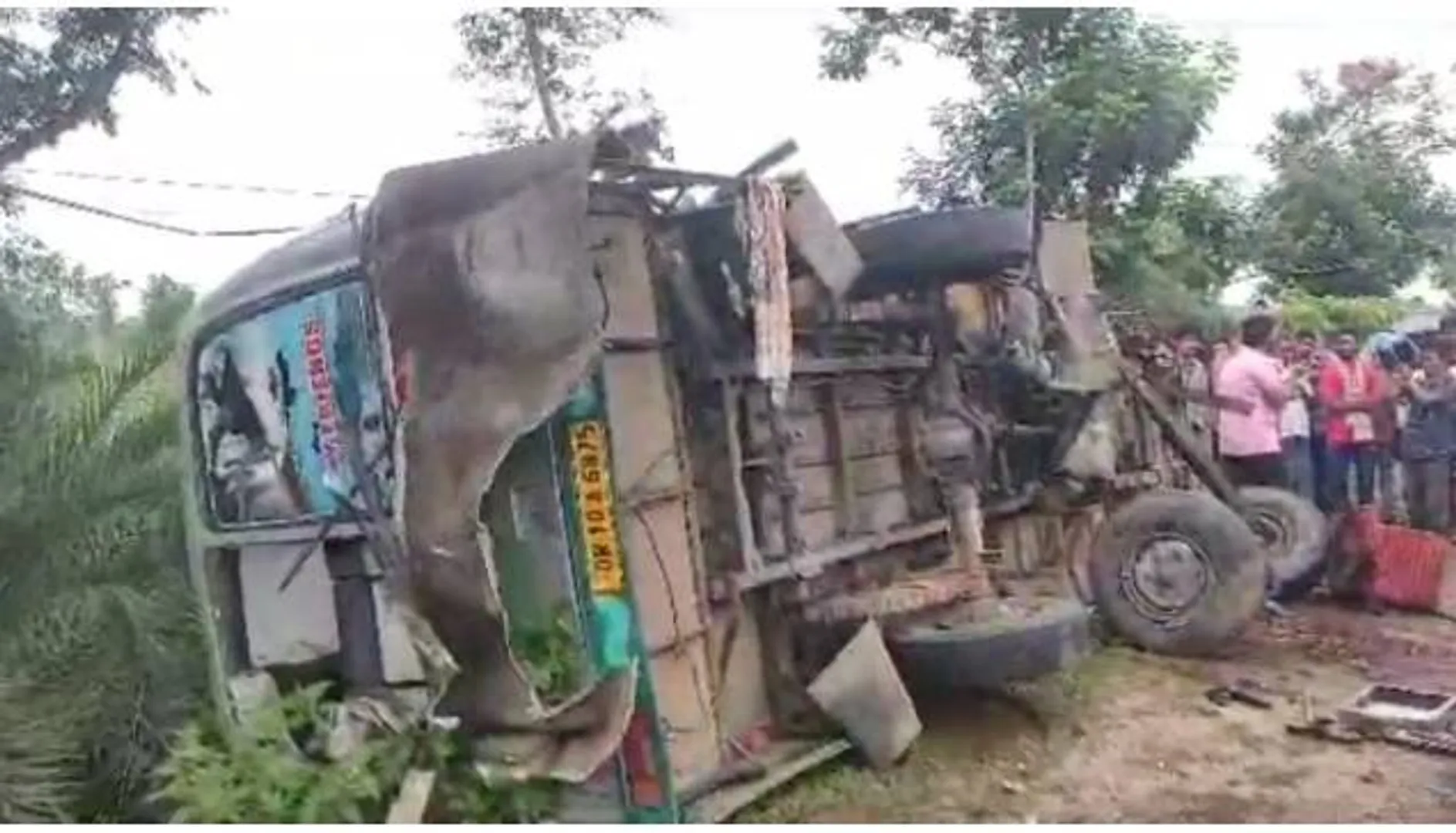 ଦିଗପହଣ୍ଡି ବସ୍ ଦୁର୍ଘଟଣା: ଚିକିତ୍ସାଧୀନ ଅବସ୍ଥାରେ ଆଉ ଜଣଙ୍କର ମୃତ୍ୟୁ, ମୃତକଙ୍କ ସଂଖ୍ୟା ୧୨କୁ ବୃଦ୍ଧି