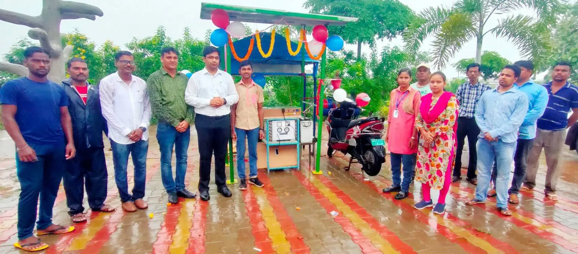 ରାଜ୍ୟରେ ପ୍ରଥମ: ଛତ୍ରପୁର ଆଇଟିଆଇ ବିଦ୍ୟାର୍ଥୀଙ୍କ ସୌରଚାଳିତ ଇଲେକ୍ଟ୍ରିକ୍ ବାଇକ୍ ଚାର୍ଜିଂ ଷ୍ଟେସନ୍