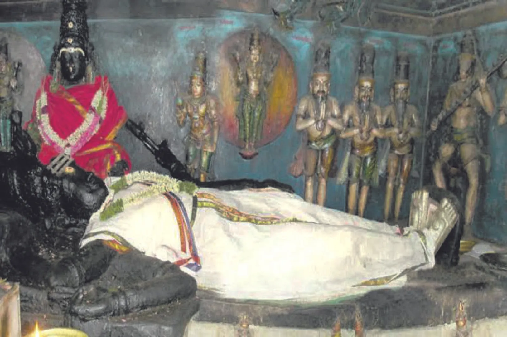 ସୁଭାଷିତ: ଅଧିକ ଶୟନ ପ୍ରମାଦକର ଓ ଅମଙ୍ଗଳକାରକ
