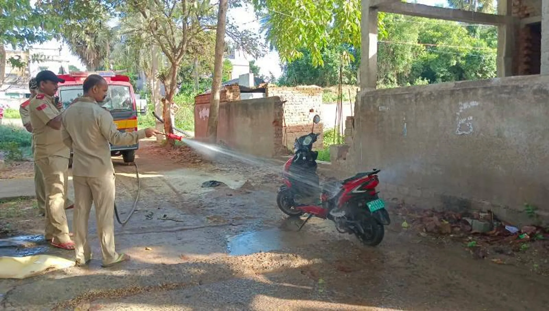 ଛତ୍ରପୁର ବ୍ୟାଙ୍କ କଲୋନିରେ ଜଳିଗଲା ଇଲେକ୍ଟ୍ରି ସ୍କୁଟର
