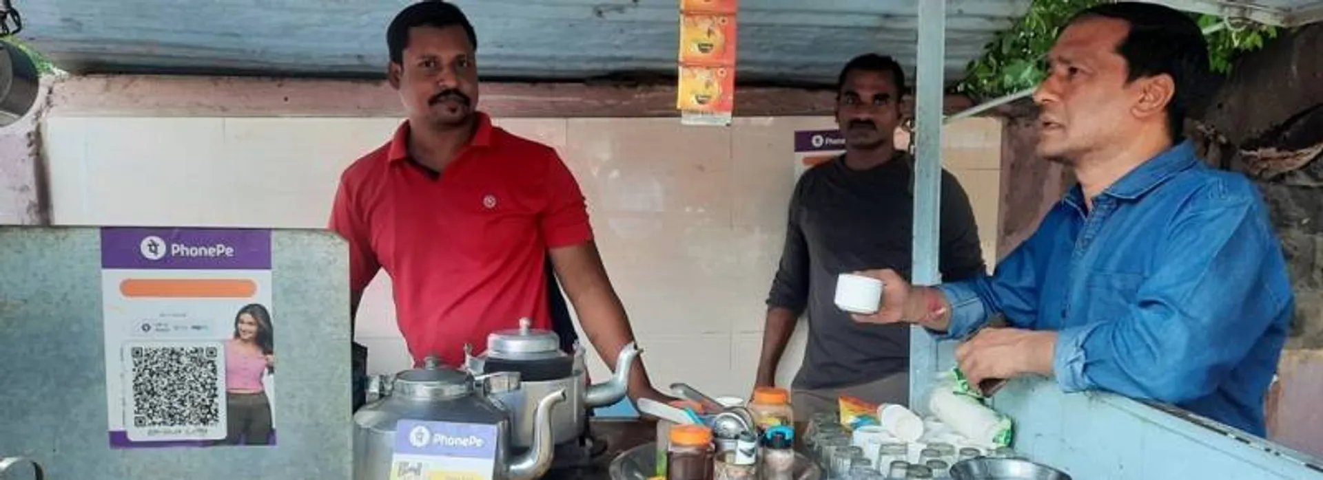 ଭିନ୍ନକ୍ଷମ ହୋଇ ମଧ୍ୟ ସ୍ବାବଲମ୍ବୀ ହୋଇ ପାରିଛନ୍ତି ଗୋପାଳ, ପୋଲିଓରେ ଗୋଟିଏ ଗୋଡ଼ ହରାଇ ଚା’ ବିକି ପୋଷୁଛନ୍ତି ପରିବାର