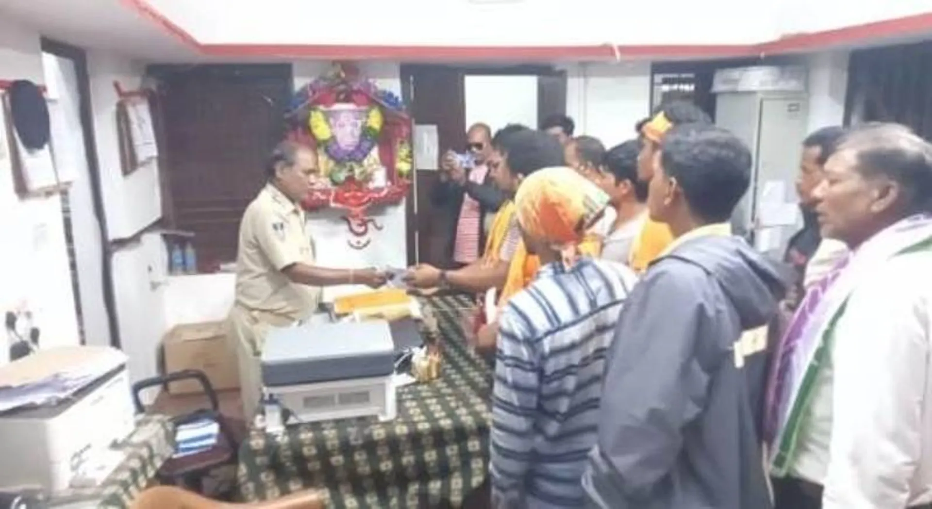 କାଶୀପୁର ଥାନା ଘେରାଉ କଲେ ୪୦ ଗ୍ରାମବାସୀ, ଘରୋଇ କମ୍ପାନି ବିରୋଧରେ ଗର୍ଜିଲେ ଲୋକେ