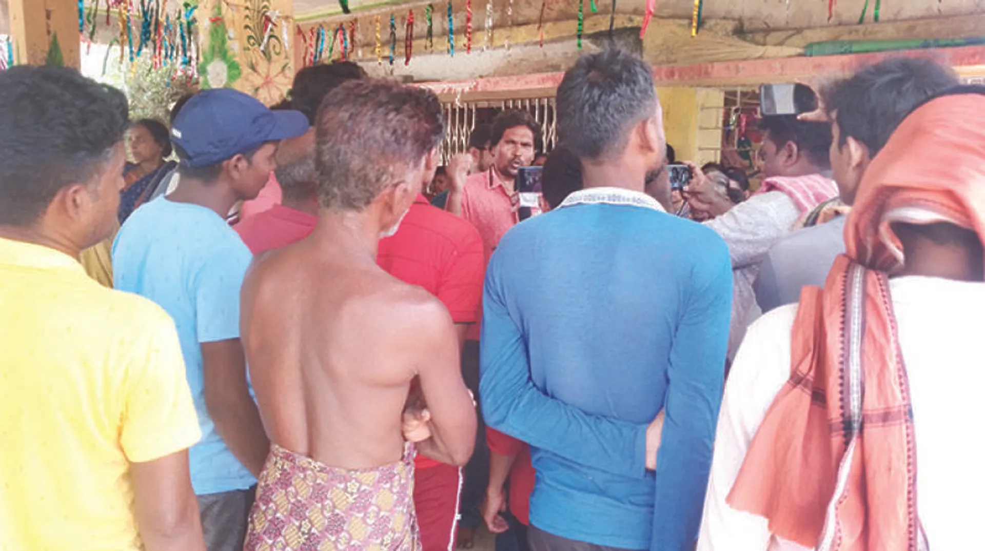 ଲୋୟର ସୁକତେଲ ପ୍ରକଳ୍ପକୁ ନେଇ ପ୍ରଶାସନର ଅମାନବିକତା: ପ୍ରକଳ୍ପ ପ୍ରଭାବିତଙ୍କୁ ତଡ଼ିବାକୁ ବିଜୁଳି, ପାଣି ବନ୍ଦ