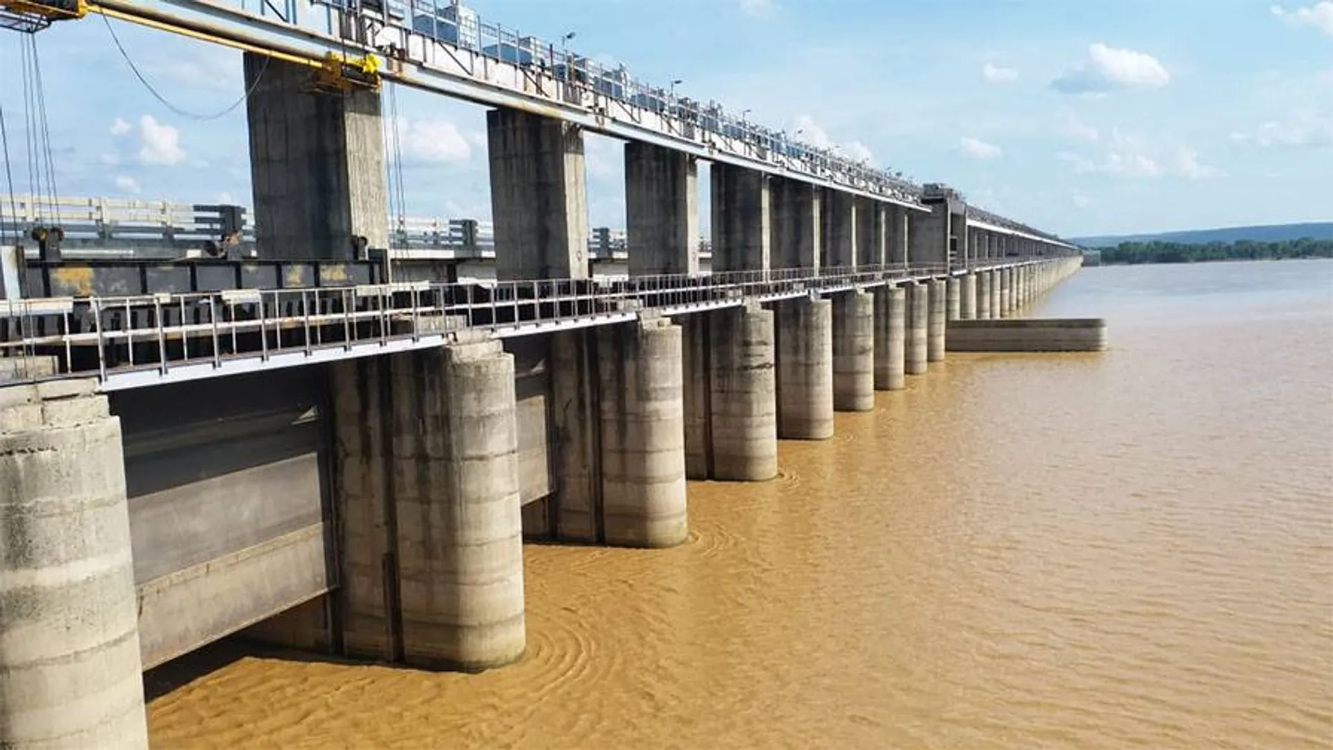 କଲମା ବ୍ୟାରେଜର ସମସ୍ତ ଗେଟ୍‌ ଦେଇ ଜଳ ନିଷ୍କାସନ ଜାରି