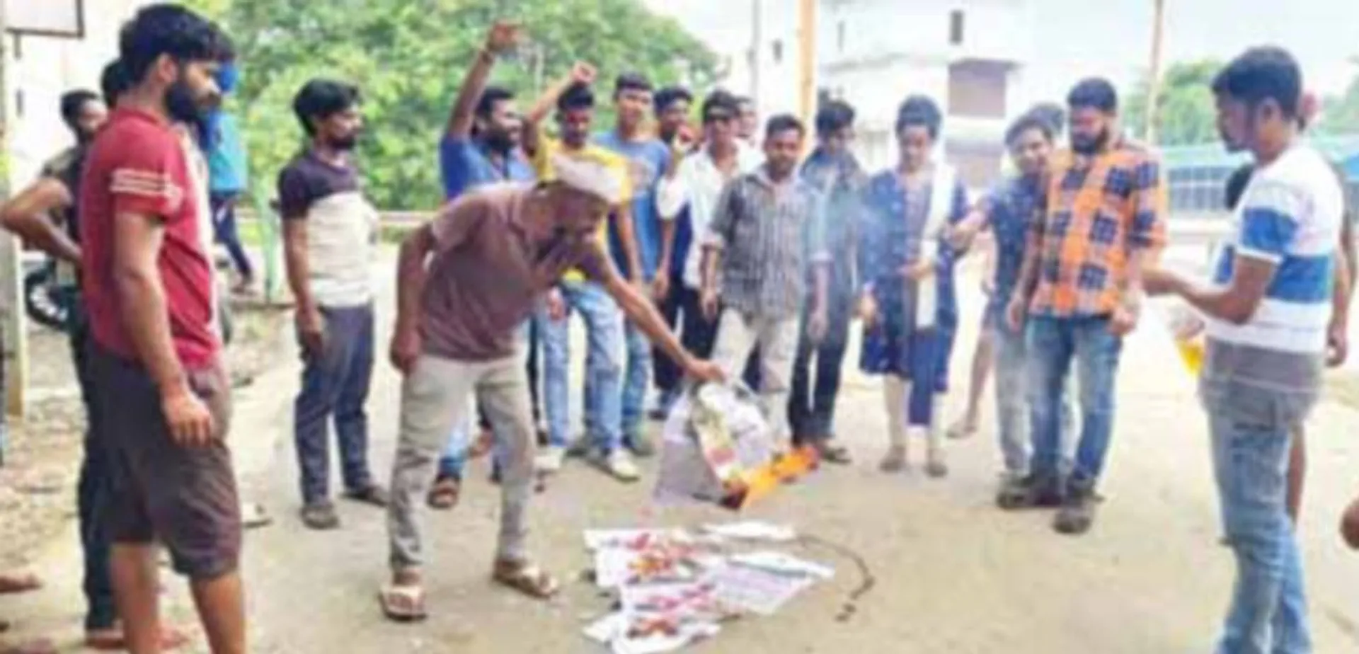 ଶରତ ପଟ୍ଟନାୟକଙ୍କ ପୋଷ୍ଟର୍‌ ପୋଡ଼ି