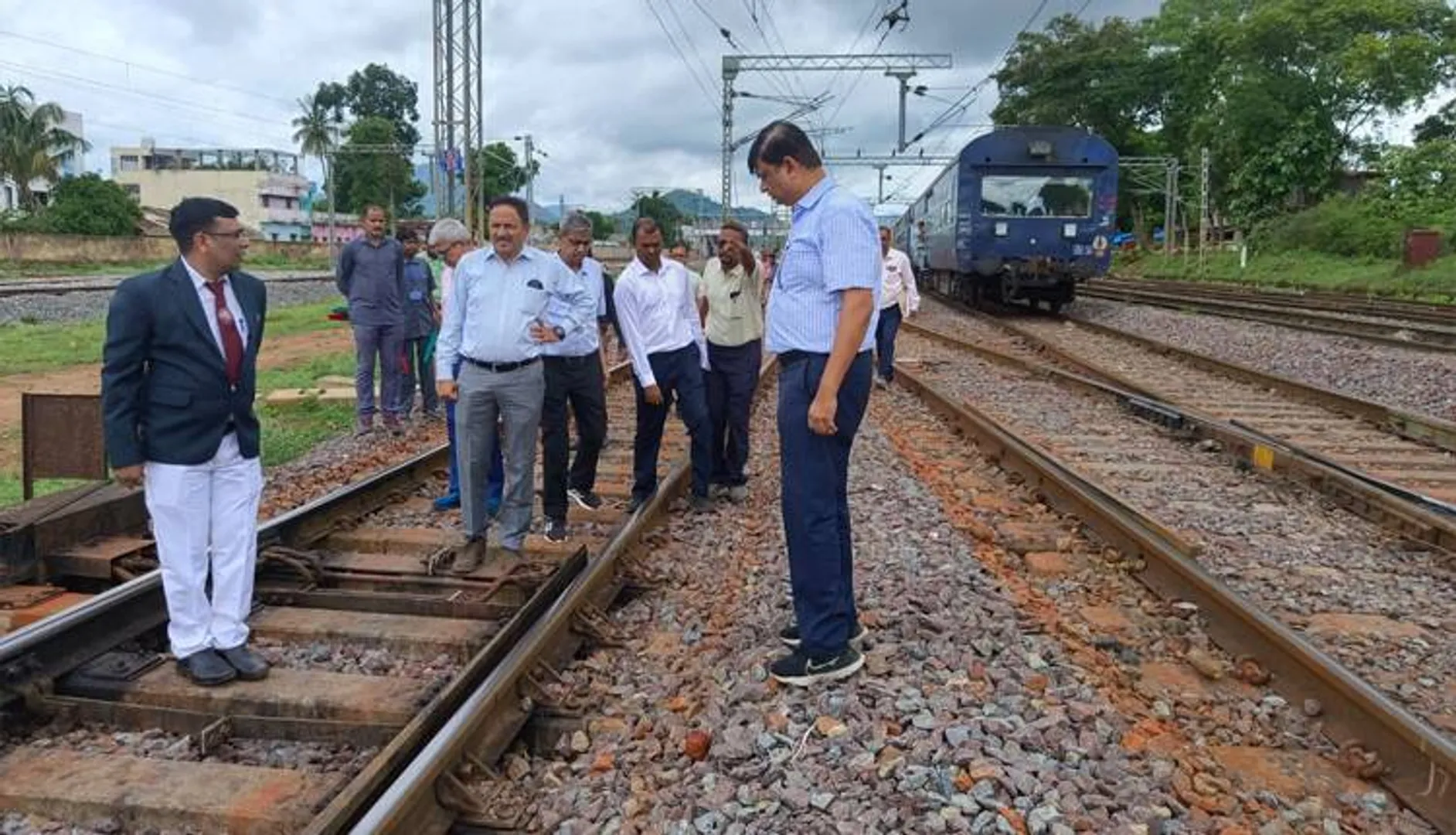 ରେଳବାଇ ମହାପ୍ରବନ୍ଧକଙ୍କ ରେଳପଥ ନିରୀକ୍ଷଣ