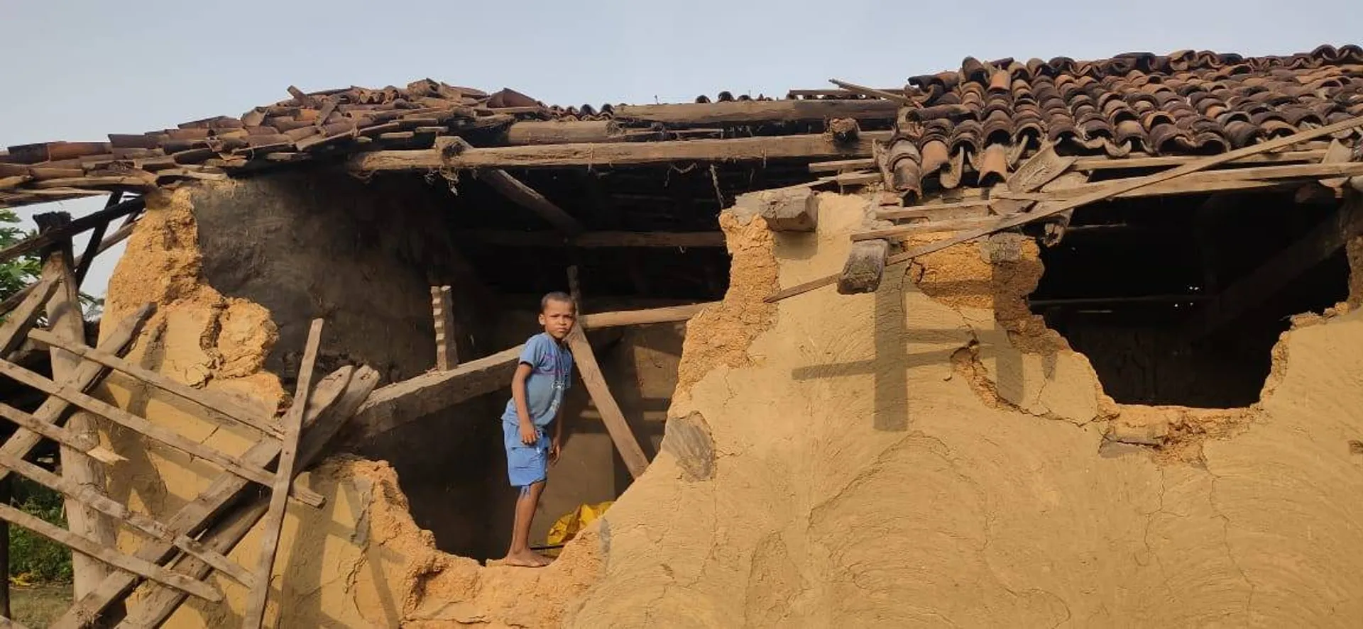 ଦୁଇ ଦନ୍ତାହାତୀଙ୍କ ଉତ୍ପାତ: ଘର ଭାଙ୍ଗିଲେ, ଏନ୍‌ଏଚ୍‌ରେ ଯାତାୟତ‌ ରୋକିଲେ