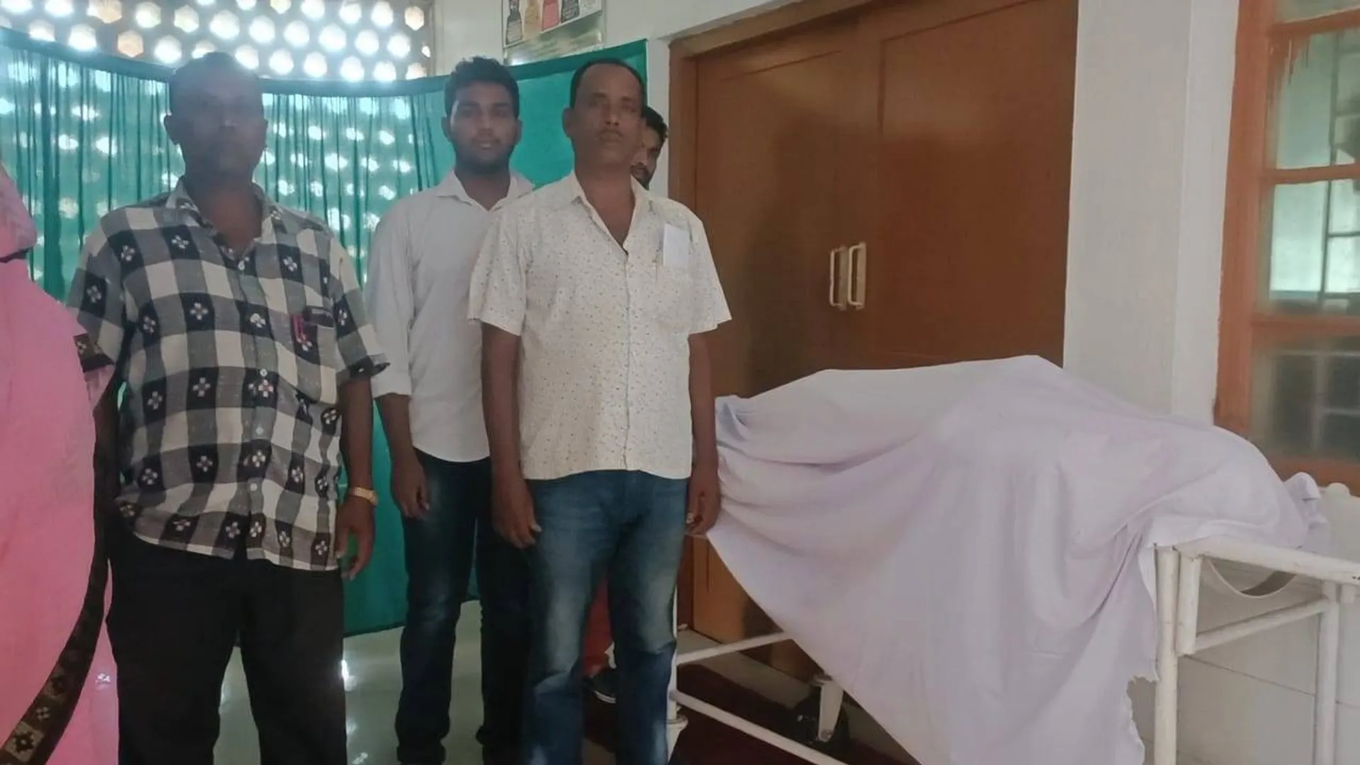 ମୁମୂର୍ଷୁ ଯୁବତୀଙ୍କ ଚିକିତ୍ସାଧୀନ ଅବସ୍ଥାରେ ମୃତ୍ୟୁ, ଶିକ୍ଷକଙ୍କ ନାଁରେ ହତ୍ୟା ମାମଲା ରୁଜୁ