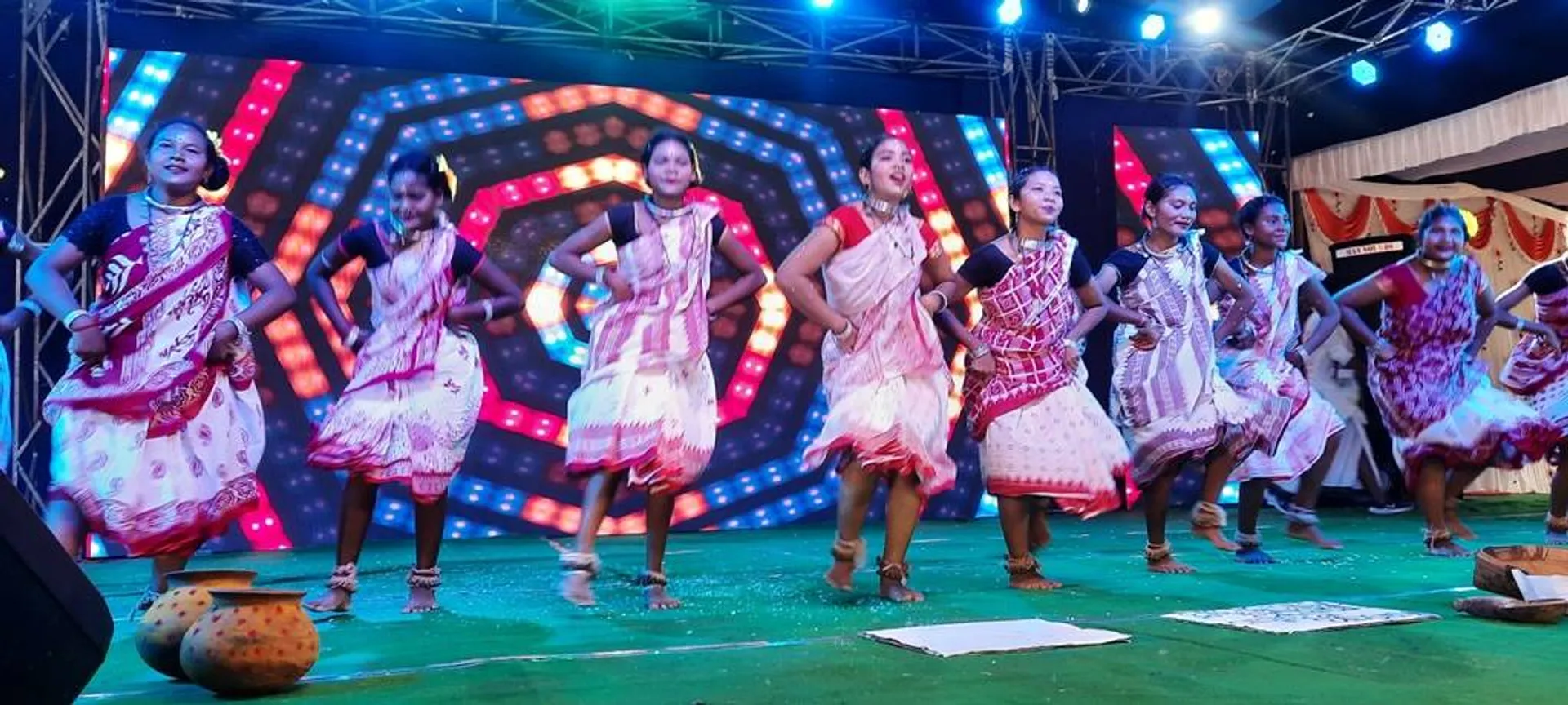 ବିଶ୍ବ ଆଦିବାସୀ ଦିବସରେ କମ୍ପିଲା ରାୟଗଡ଼ା, ହଜାର ହଜାର ଆଦିବାସୀ ଜିସିଡି ପଡିଆରେ ଏକତ୍ର ହେଲେ