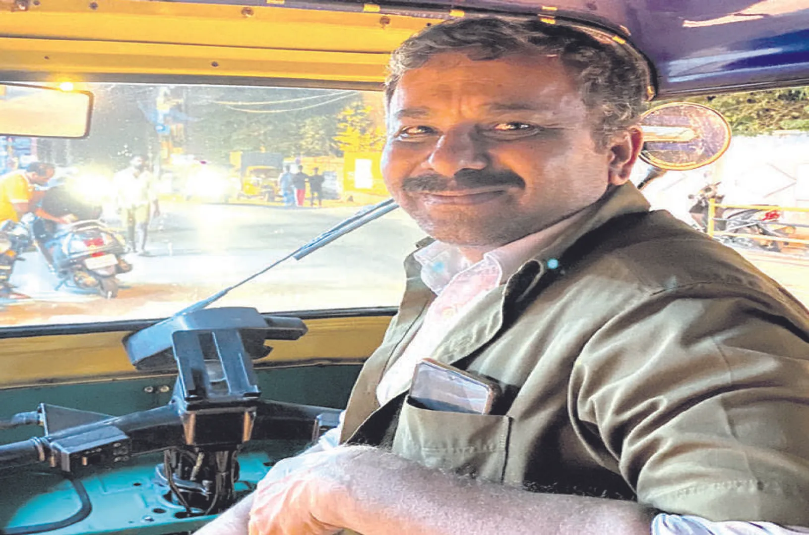 ୩୮ ବର୍ଷ ପରେ ଉଚ୍ଚଶିକ୍ଷା ସ୍ବପ୍ନ ପୂରା କରୁଛନ୍ତି ଅଟୋଚାଳକ