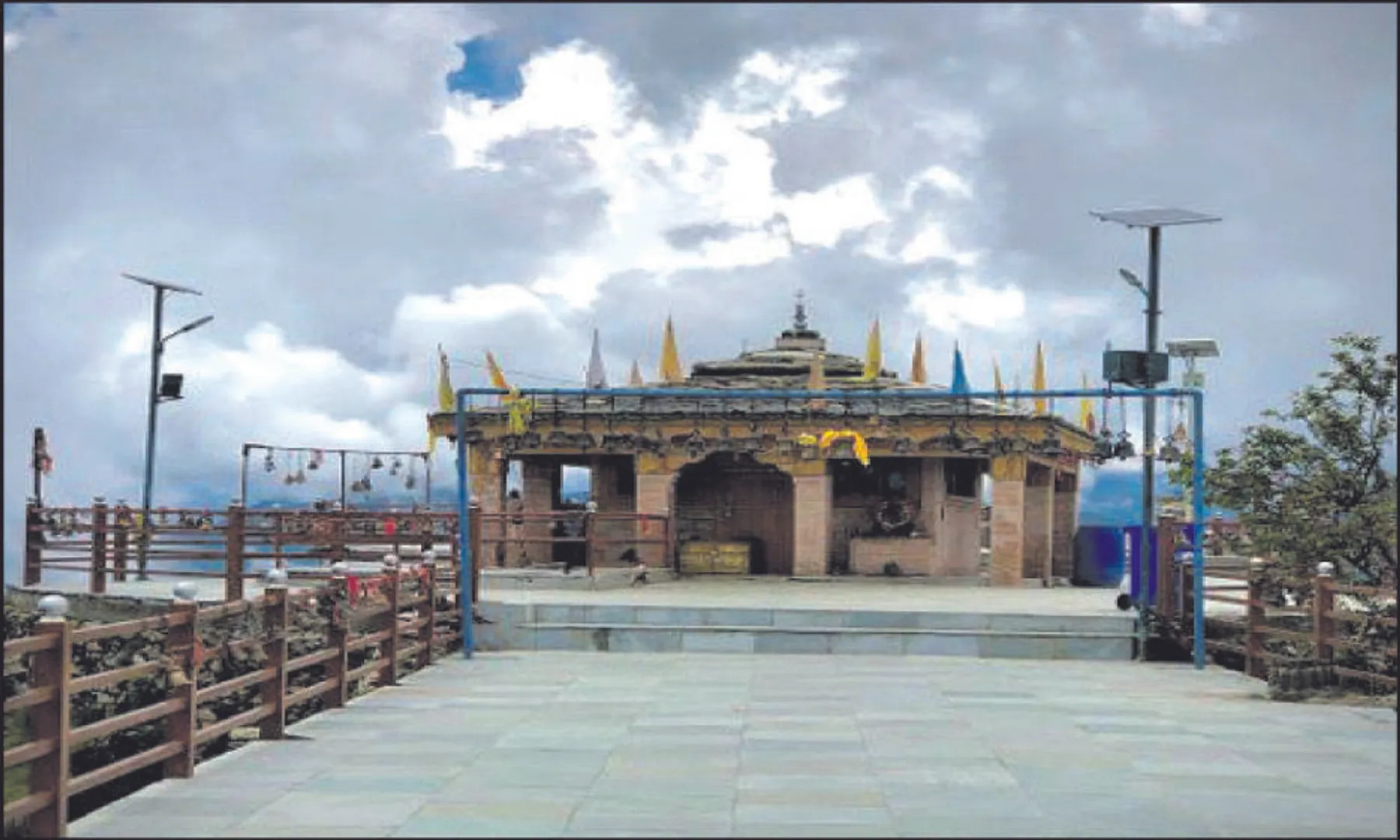 ଉତ୍ତରାଖଣ୍ଡର କ୍ରୌଞ୍ଚ ପର୍ବତ, ଆରୋହଣ କଲେ ଦେଖାଯାଏ ହିମାଳୟର ଶୃଙ୍ଗରାଜି