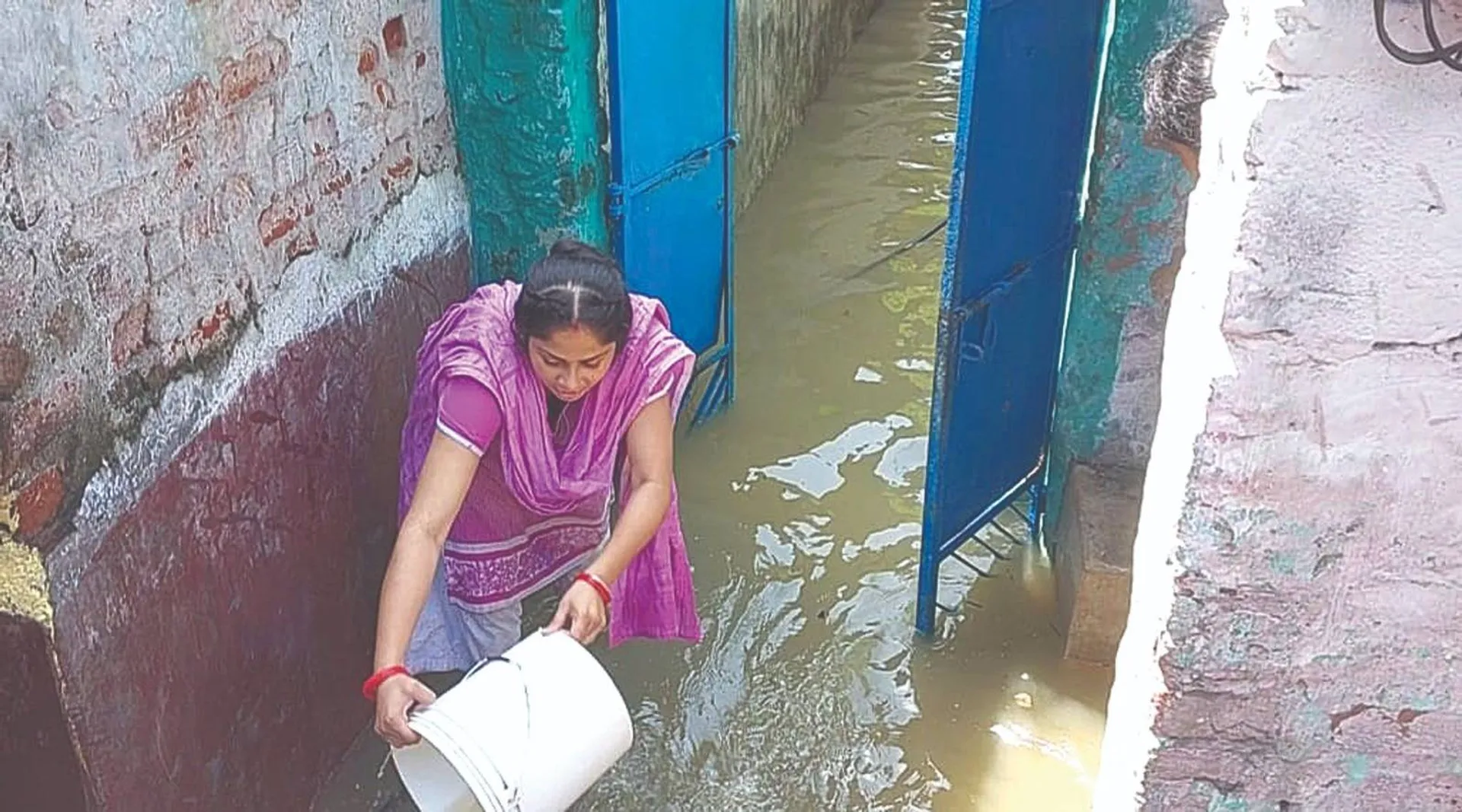 ନାଳ ପାଣି ବସ୍ତିରେ ପଶିଲା