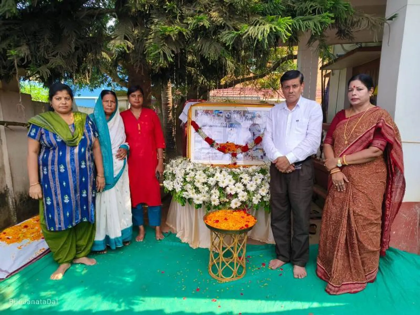ପୋଷା କୁକୁର ପାଇଁ ଶ୍ରାଦ୍ଧ: ଯୋଗଦେଲେ ୧୦୦୦ ଲୋକ