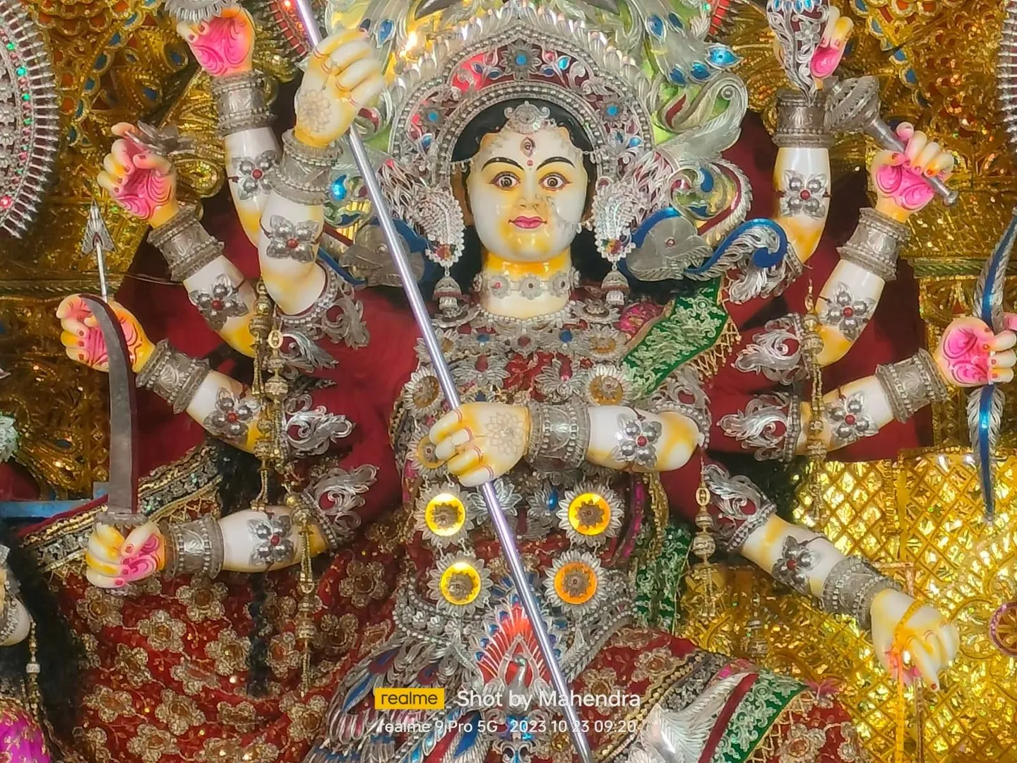 ଭୁ‌ବନେଶ୍ବର ଲକ୍ଷ୍ମୀସାଗରରେ ମା’ଦୁର୍ଗାଙ୍କ ମହିଷାମର୍ଦ୍ଦିନୀ ରୂପ।