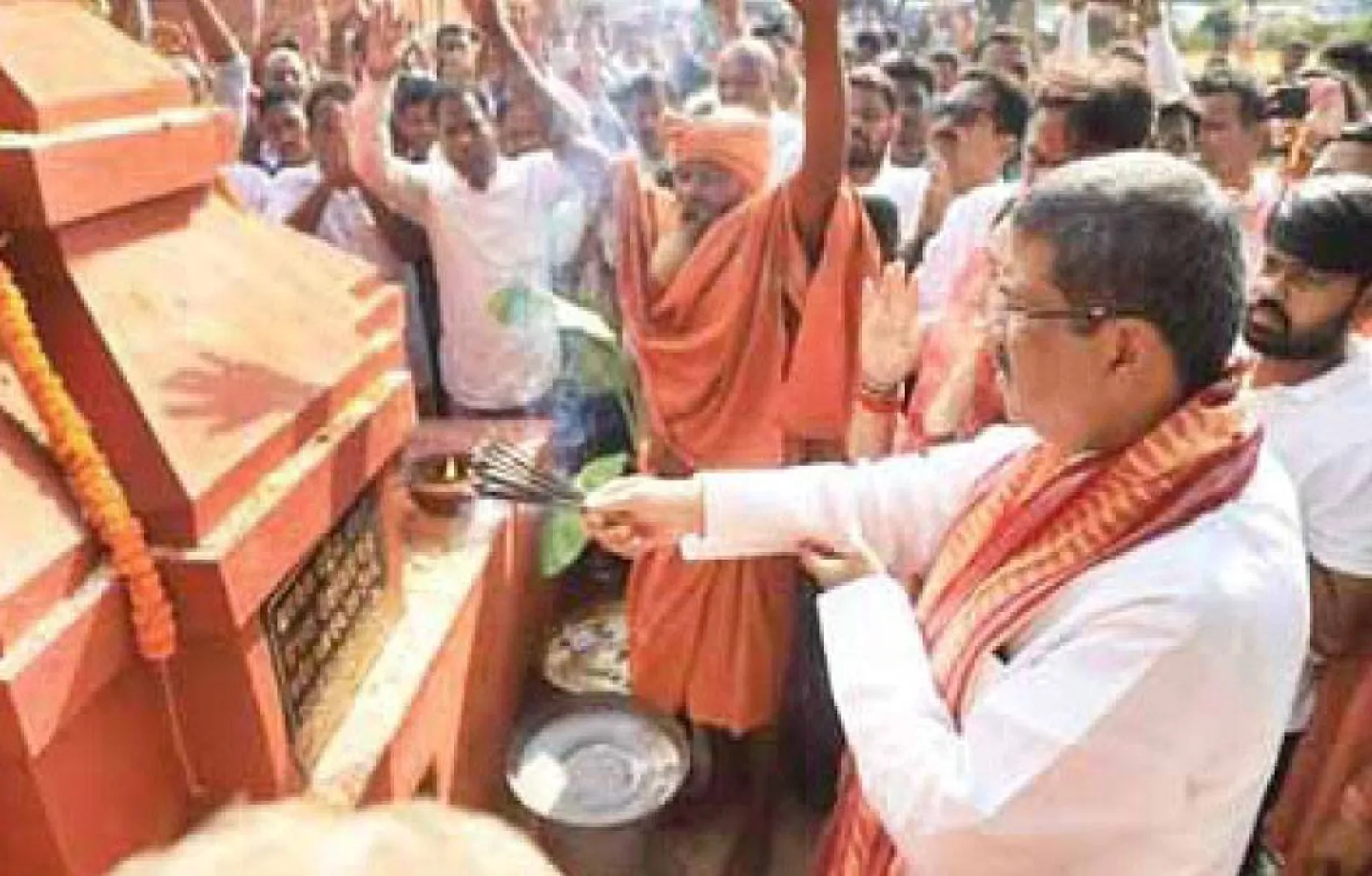 ମହିମା ଆଶ୍ରମରେ କେନ୍ଦ୍ରମନ୍ତ୍ରୀ: ‘ସାଧୁମାନଙ୍କ ଆତ୍ମା ବିଲୀନ ହୁଏ ନାହିଁ’