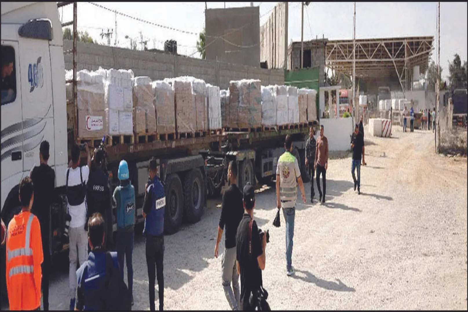 ଗାଜାରେ ପହଞ୍ଚିଲା ରିଲିଫ୍‌ ଟ୍ରକ୍‌: ଇଜିପ୍ଟର ରାଫା ସୀମା ଦେଇ ୨୦ ଟ୍ରକ୍‌ ରିଲିଫ୍‌ ଗଲା