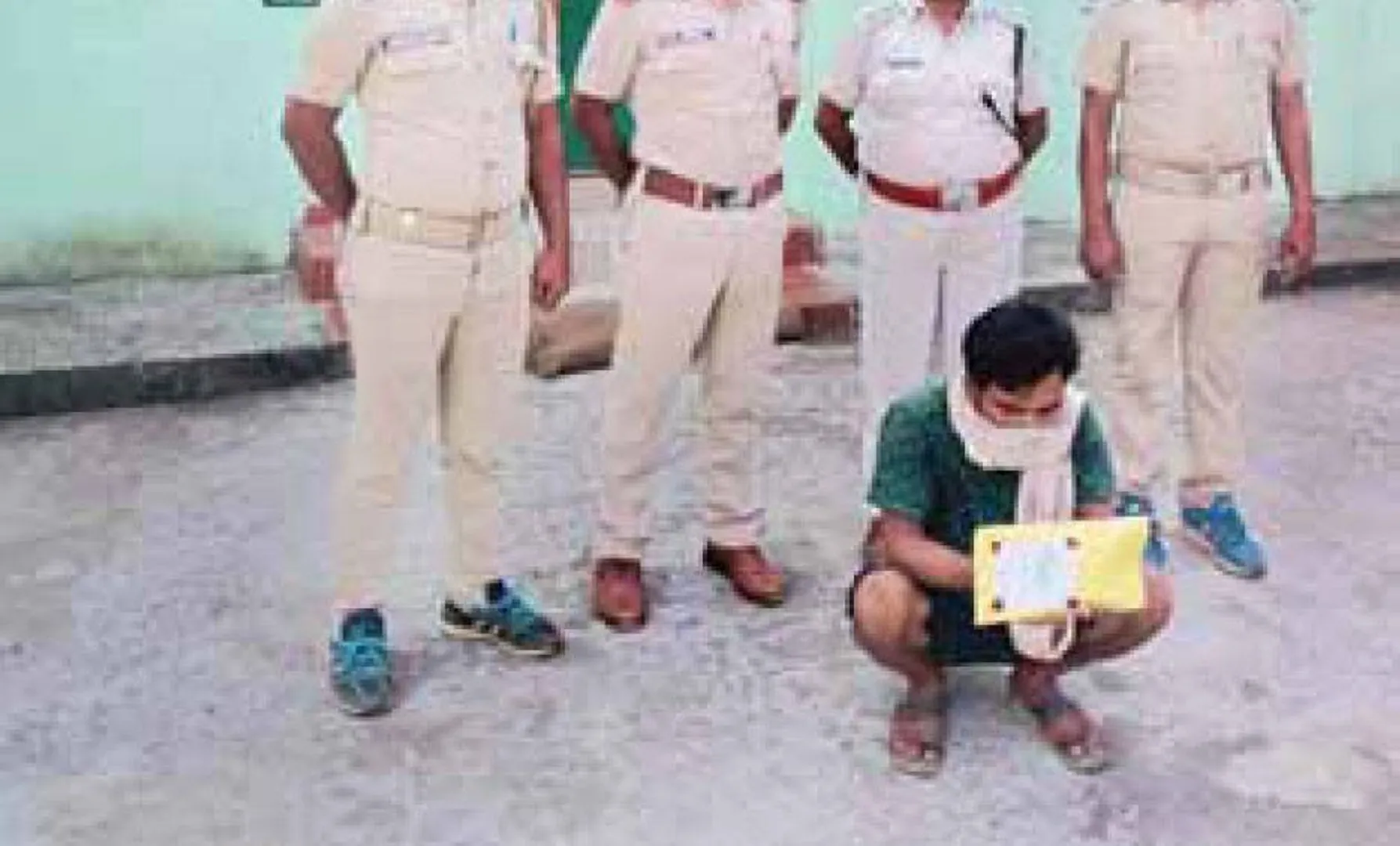 କୁଖ୍ୟାତ ନିଶା ବ୍ୟବସାୟୀ ଗିରଫ: ୩୧ ଲକ୍ଷର ବ୍ରାଉନ୍‌ସୁଗାର୍ ଜବତ, ବରାଦ ଦେଇ ମାଡ଼ି ବସିଲା ଅବକାରୀ ଟିମ୍‌