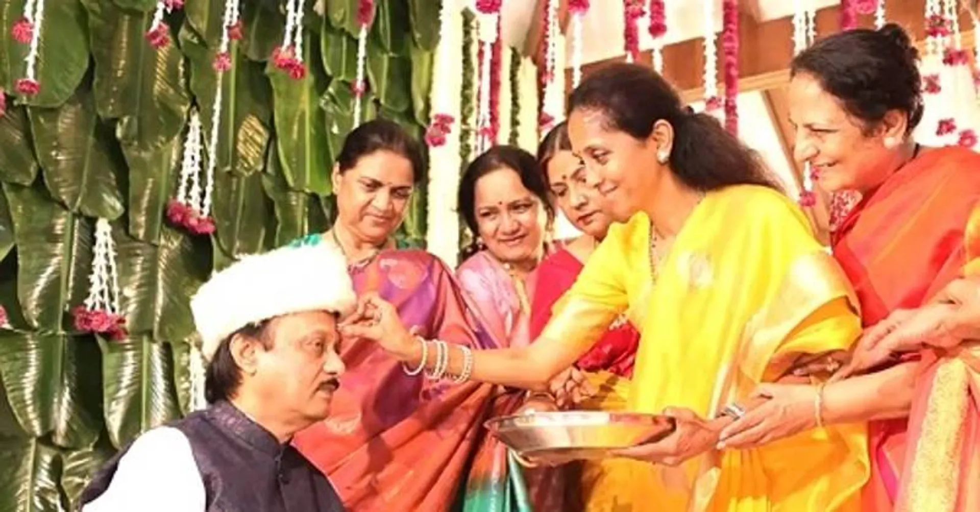 ଶରଦ ପାୱାର ଓ ସୁପ୍ରିୟା ସୁଲେ ଅଜିତଙ୍କ ବାରାମତୀ ବାସଭବନକୁ ଯାଇ ପାଳନ କଲେ ଭାଉ ବିଜ୍‌