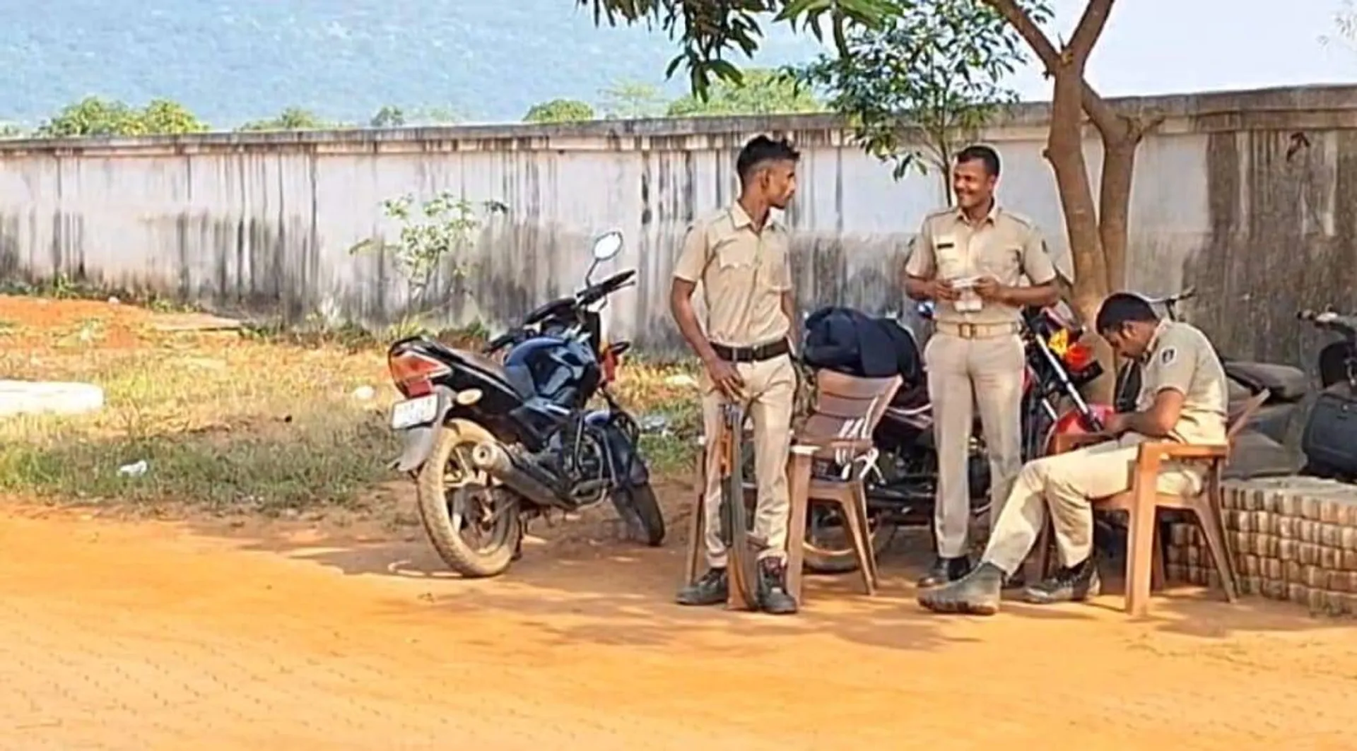 ଶକ୍ତି ମଲ୍ଟଏୟାର ଆଣ୍ଡ ଲିମୋନେଡ୍ କମ୍ପାନିରେ ଆଜି ବି ଆୟକର ଚଢ଼ଉ