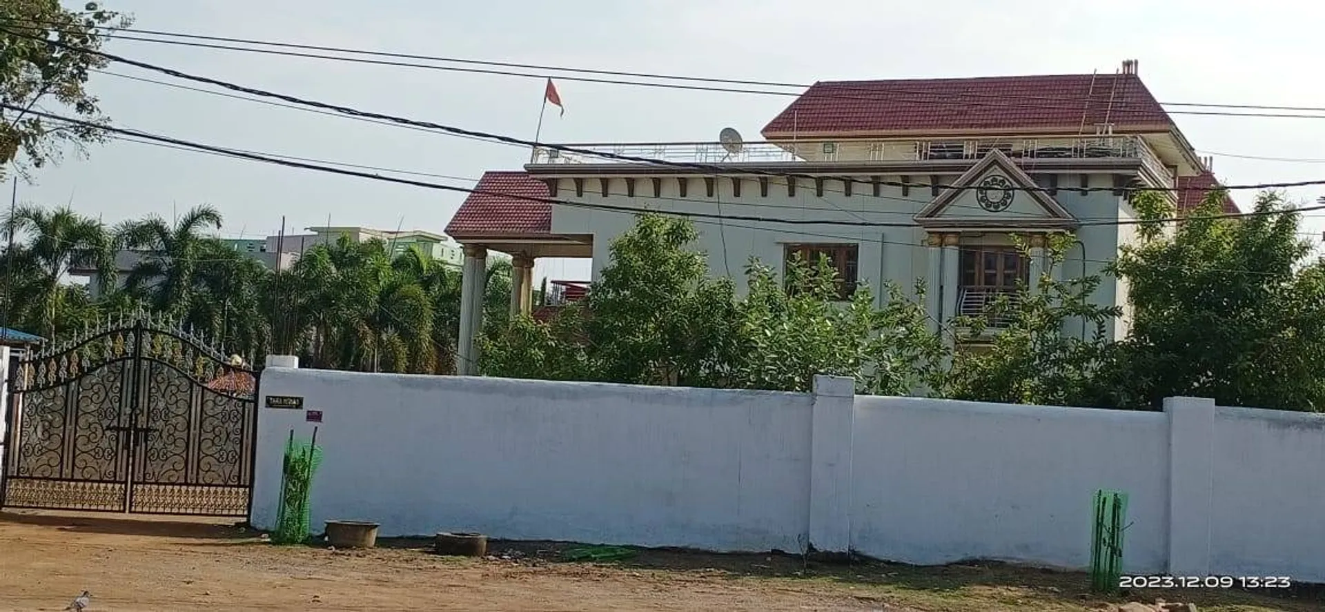 ମଦ ବେପାରୀଙ୍କ ଘରେ ଚତୁର୍ଥ ଦିନରେ ଆୟକର ଚଢ଼ାଉ