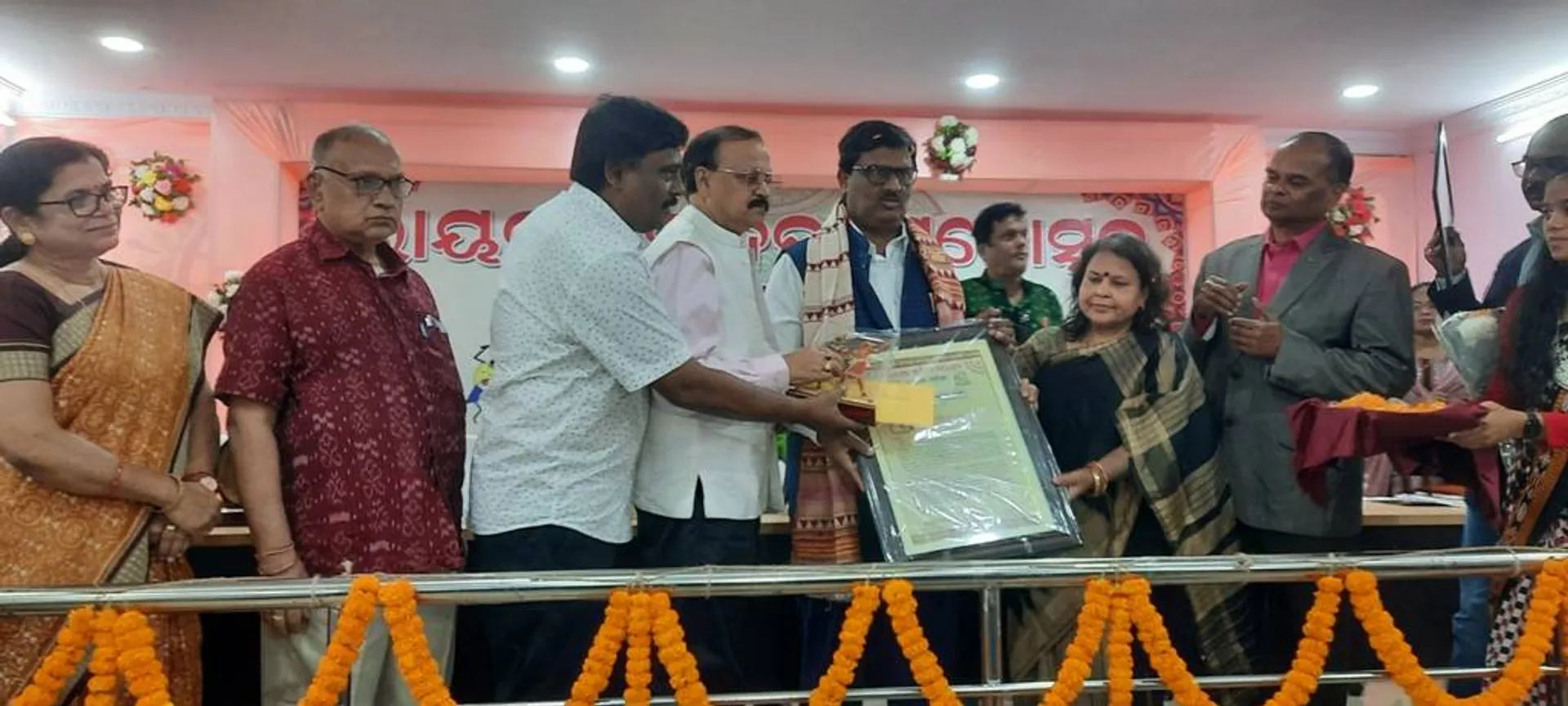 ମଣିଷର ଆବେଗକୁ ବଞ୍ଚାଇ ରଖେ ସାହିତ୍ୟ: ଡ.ଗୌରହରି ଦାସ