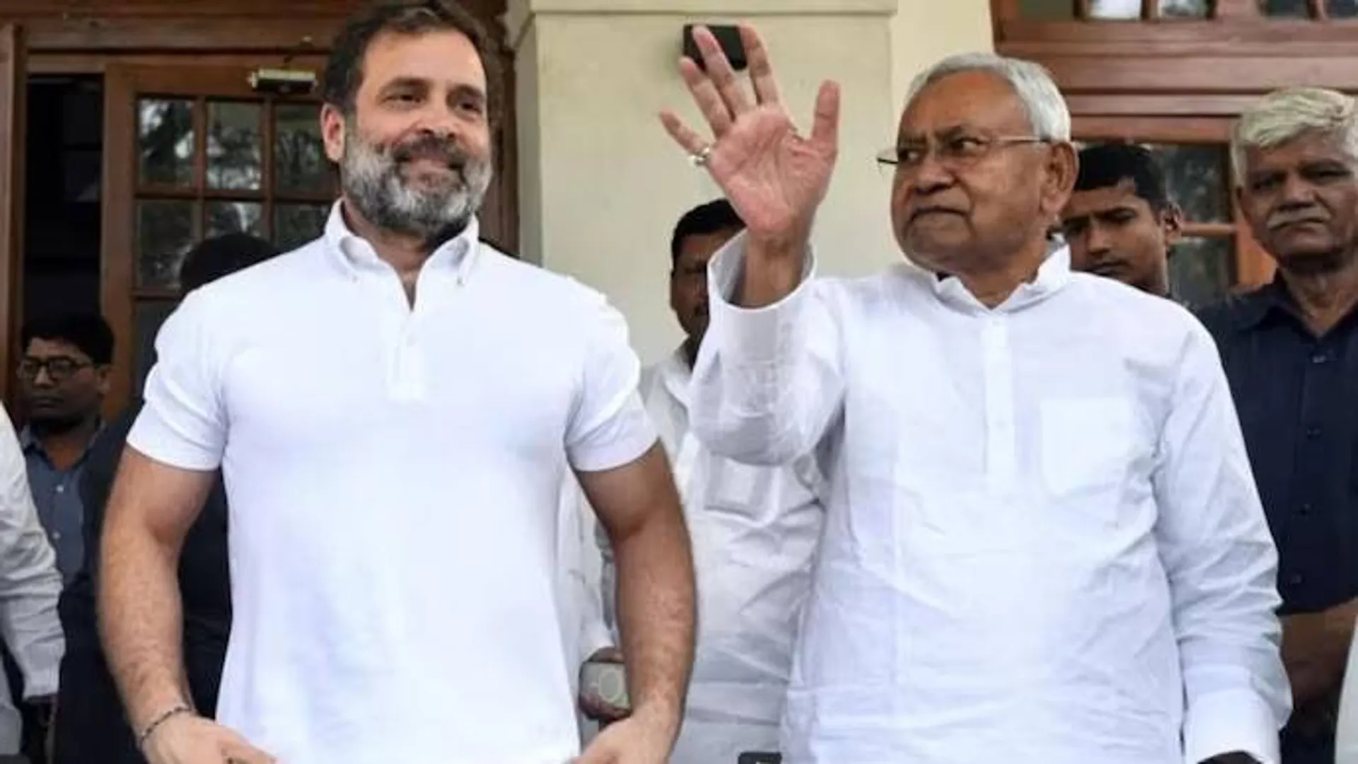 ‘ଇଣ୍ଡିଆ’ ବୈଠକରେ ଖଡ୍‌ଗେଙ୍କୁ ପ୍ରଧାନମନ୍ତ୍ରୀ ପ୍ରାର୍ଥୀ ଘୋଷଣା କରାଯିବାରୁ ଅଭିମାନ କରିଥିବା ନୀତୀଶ କୁମାରଙ୍କୁ ଫୋନ୍‌କଲେ ରାହୁଲ୍‌