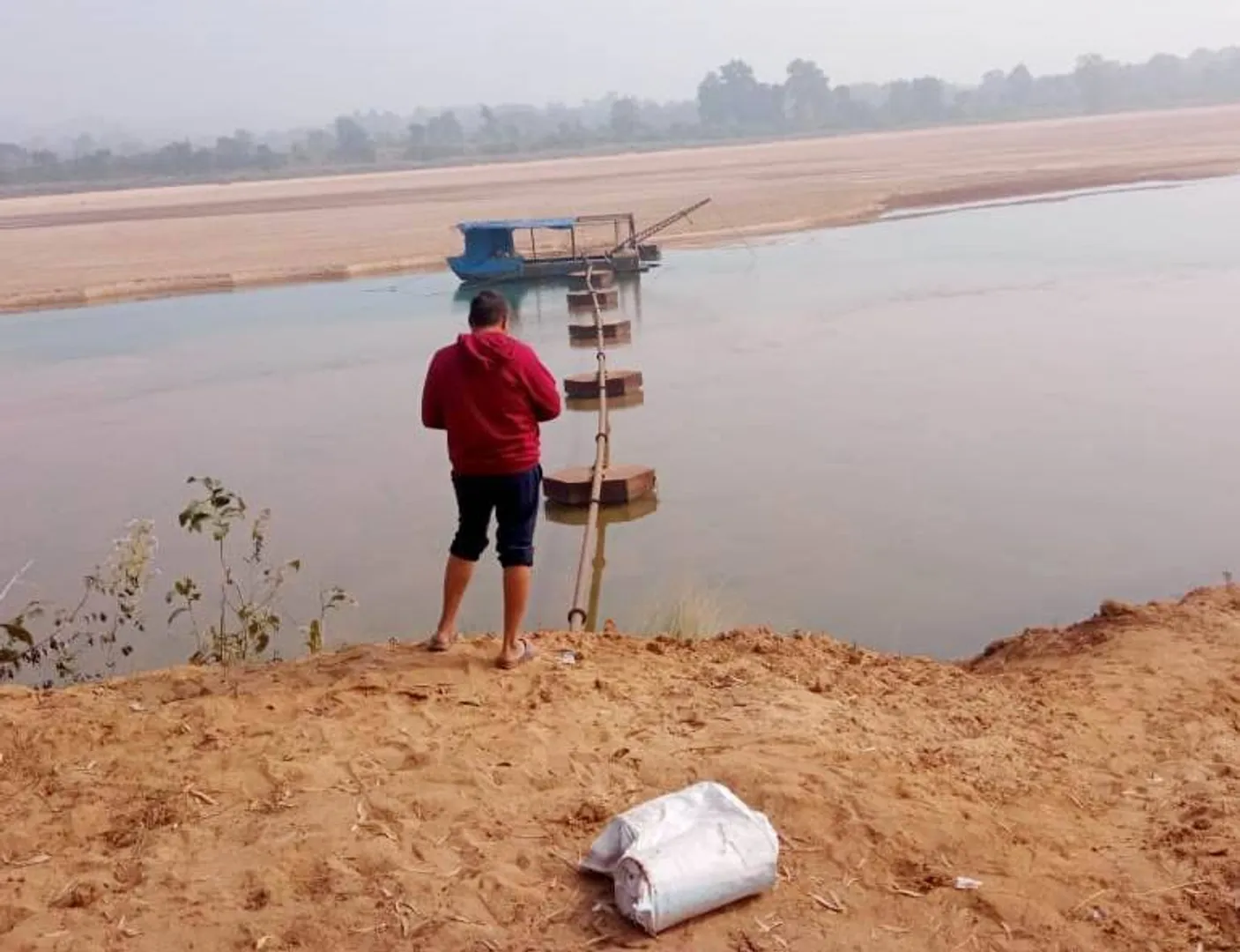 ଜବତ ଡଙ୍ଗାକୁ ନେଇଗଲେ ମାଫିଆ