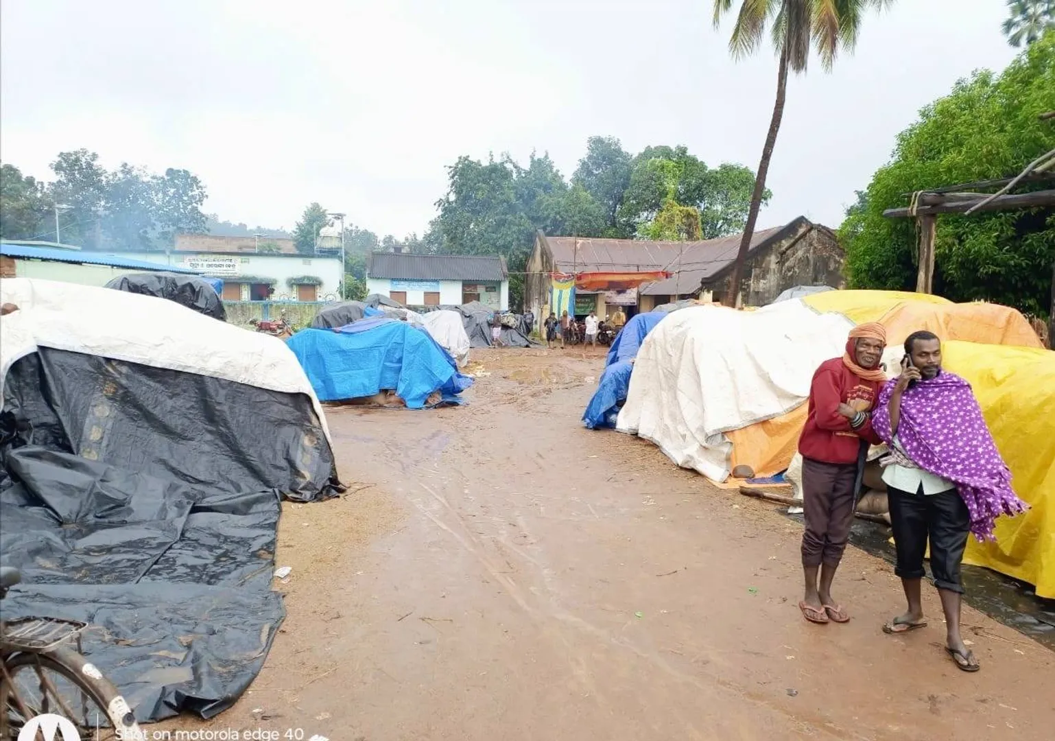 ଅଦିନିଆ ବର୍ଷା, ଧାନ ବିକିପାରିଲେନି ଚାଷୀ