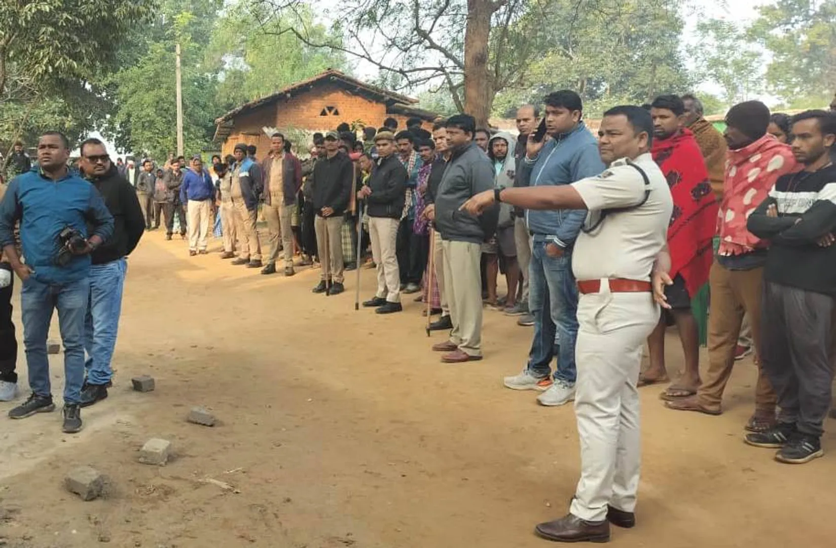 ଗାଁ ଦାଣ୍ଡରେ ଯୁବକଙ୍କୁ ପିଟି ପିଟି ମାରିଦେଲେ ୬ ସାଙ୍ଗ
