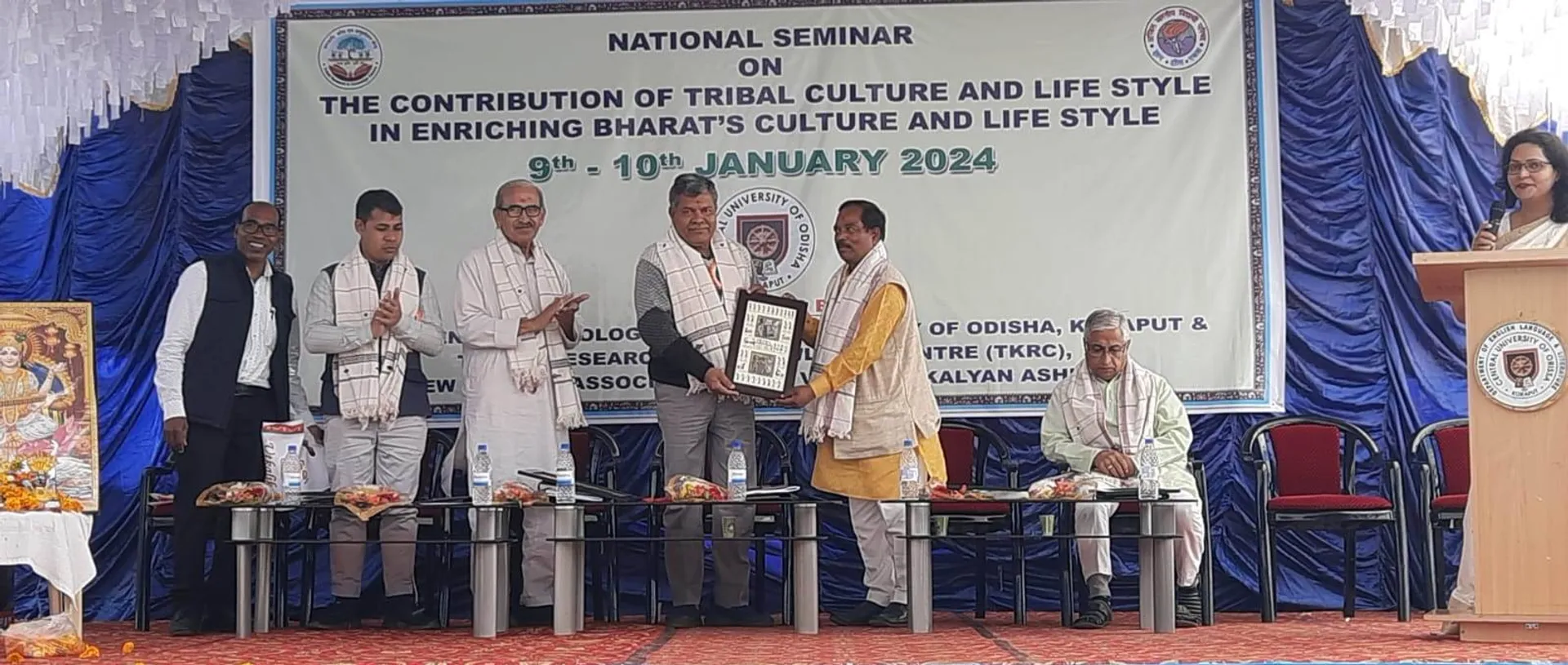 ଆଦିବାସୀଙ୍କ ଜୀବନଶୈଳୀ ଅନନ୍ୟ ଏବଂ ଏହାକୁ ସମସ୍ତ ଲୋକ ଅନୁସରଣ କରିବା ଉଚିତ : କୁଳପତି