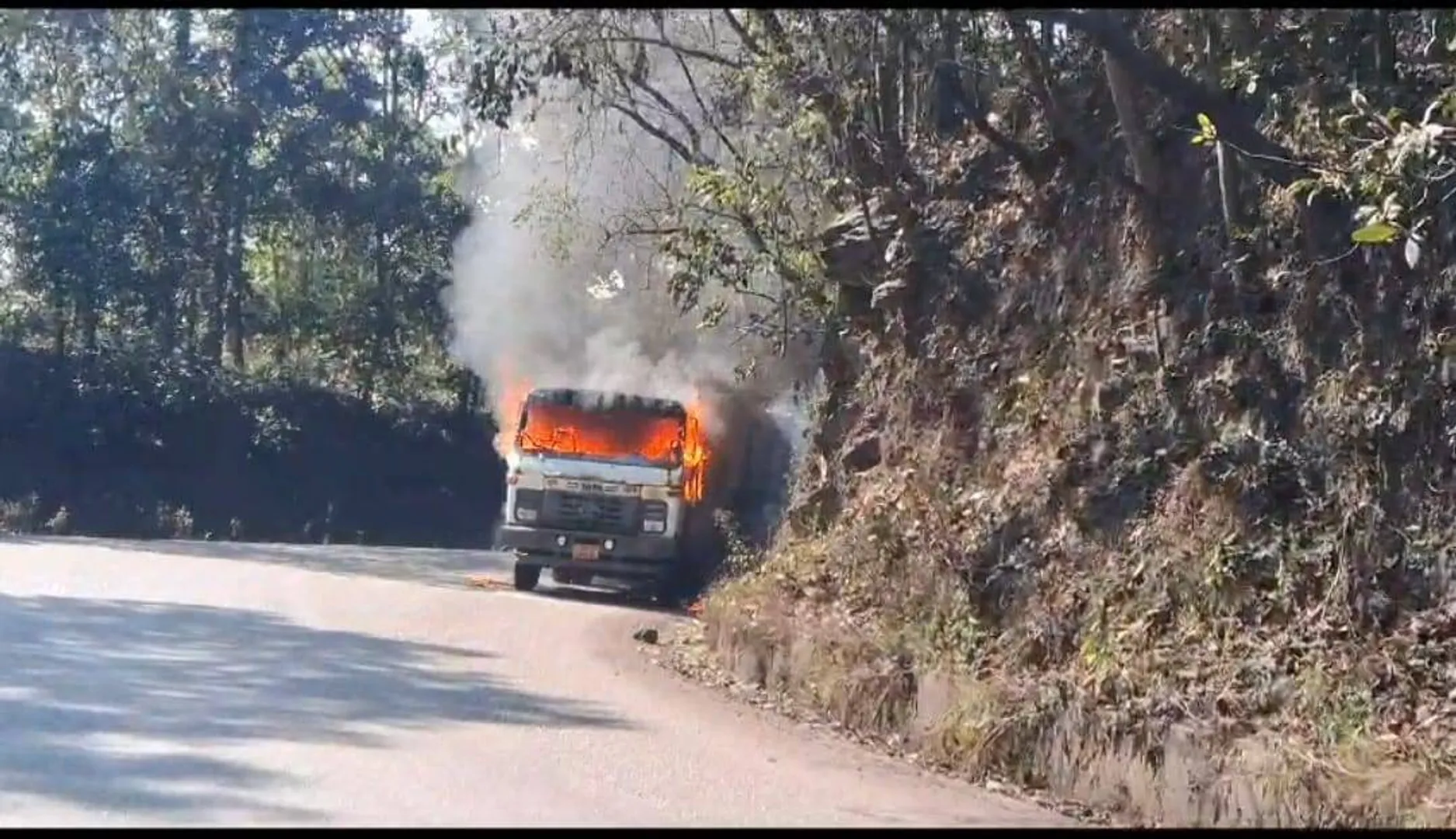 କୁଣ୍ଡରା ଘାଟିରେ ଜଳିଗଲା ଟ୍ରକ୍