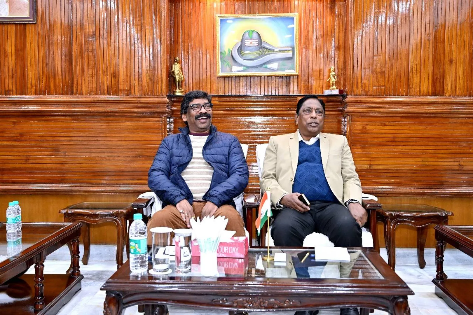 ମୁଖ୍ୟମନ୍ତ୍ରୀ ପଦରୁ ଇସ୍ତଫା ଦେବେ ନାହିଁ ହେମନ୍ତ ସୋରେନ, ବିଧାୟକ ଦଳ ବୈଠକରେ ନିଷ୍ପତ୍ତି