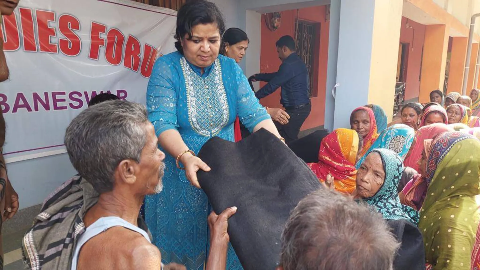 ୟୁସିସିଆଇ ଲେଡିଜ ଫୋରମ୍‌ ପକ୍ଷରୁ କମ୍ବଳ ବଣ୍ଟନ