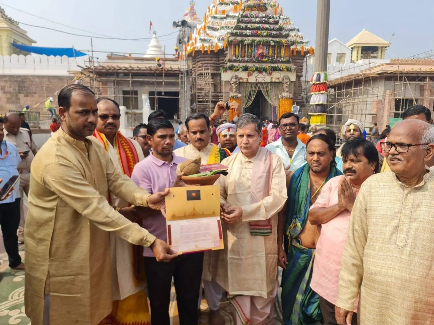 ପୁରୀ: ଅଯୋଧ୍ୟାରୁ ରାମ ମନ୍ଦିର ପ୍ରତିଷ୍ଠା ପୂଜା ପାଇଁ ମହାପ୍ରଭୁଙ୍କ ପାଖକୁ ଆସିଲା ନିମନ୍ତ୍ରଣ ପତ୍ର